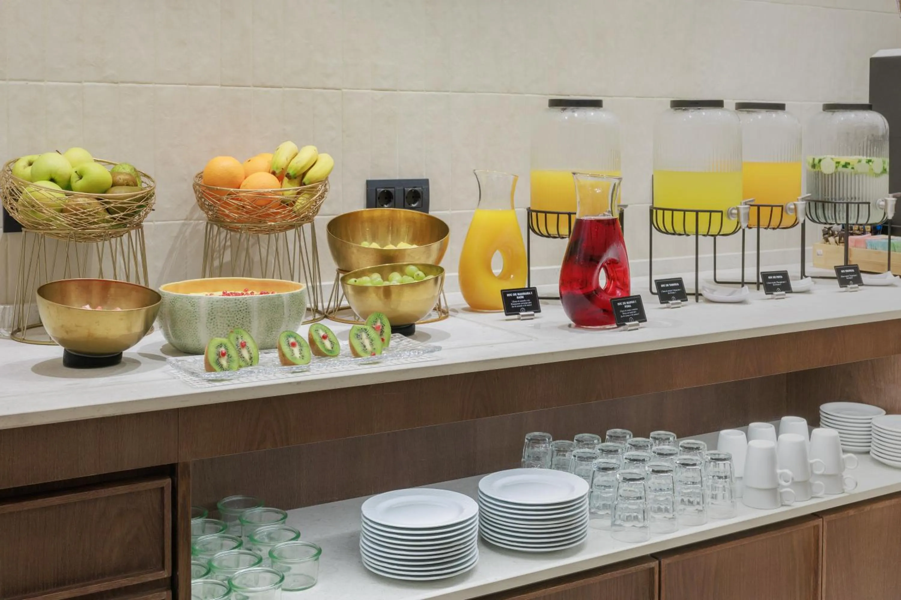 Buffet breakfast in Hotel Medinaceli