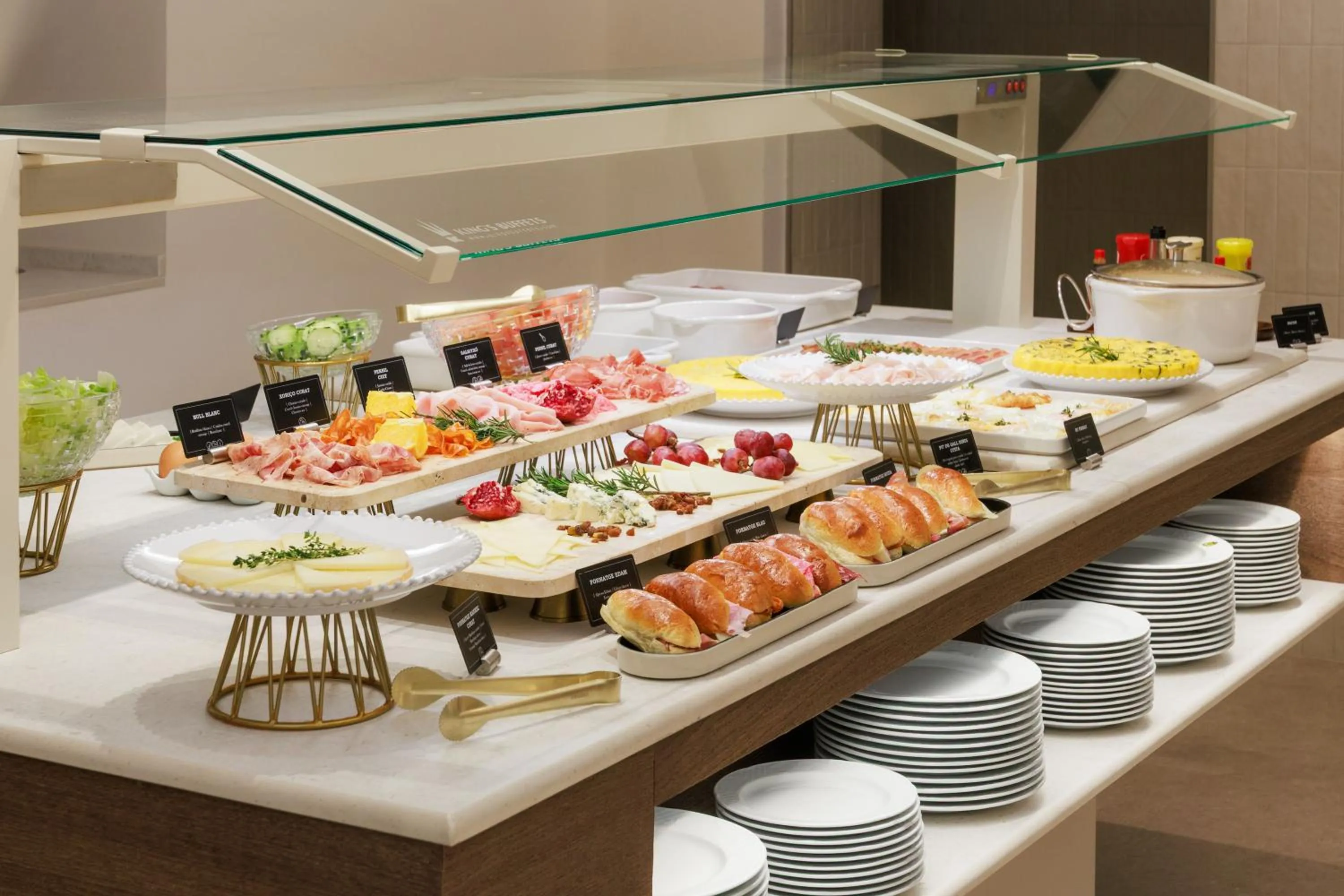 Buffet breakfast in Hotel Medinaceli