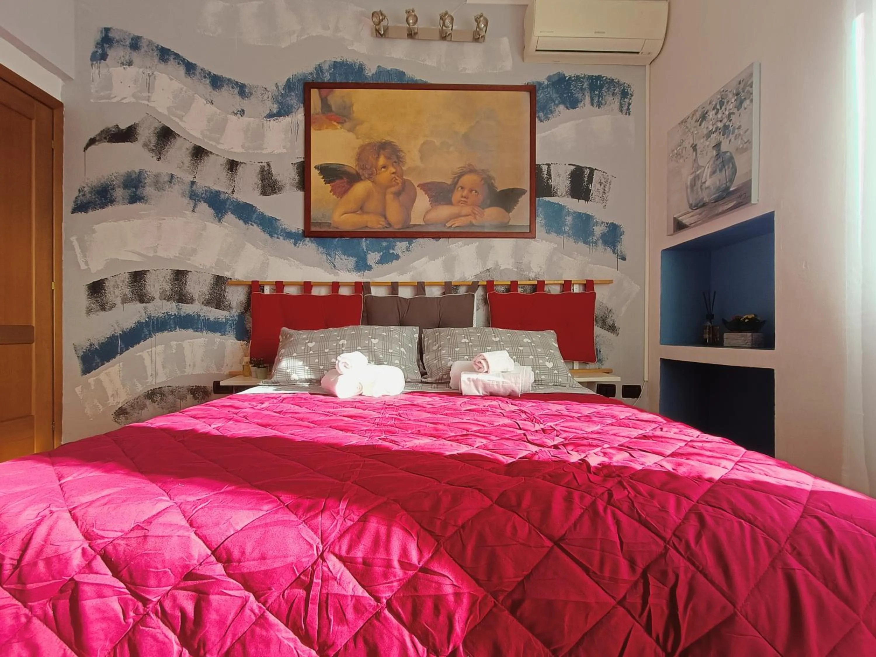 Bed in Avellini - Delightful and Spacious Apartment with terrace - near Metro A Cornelia