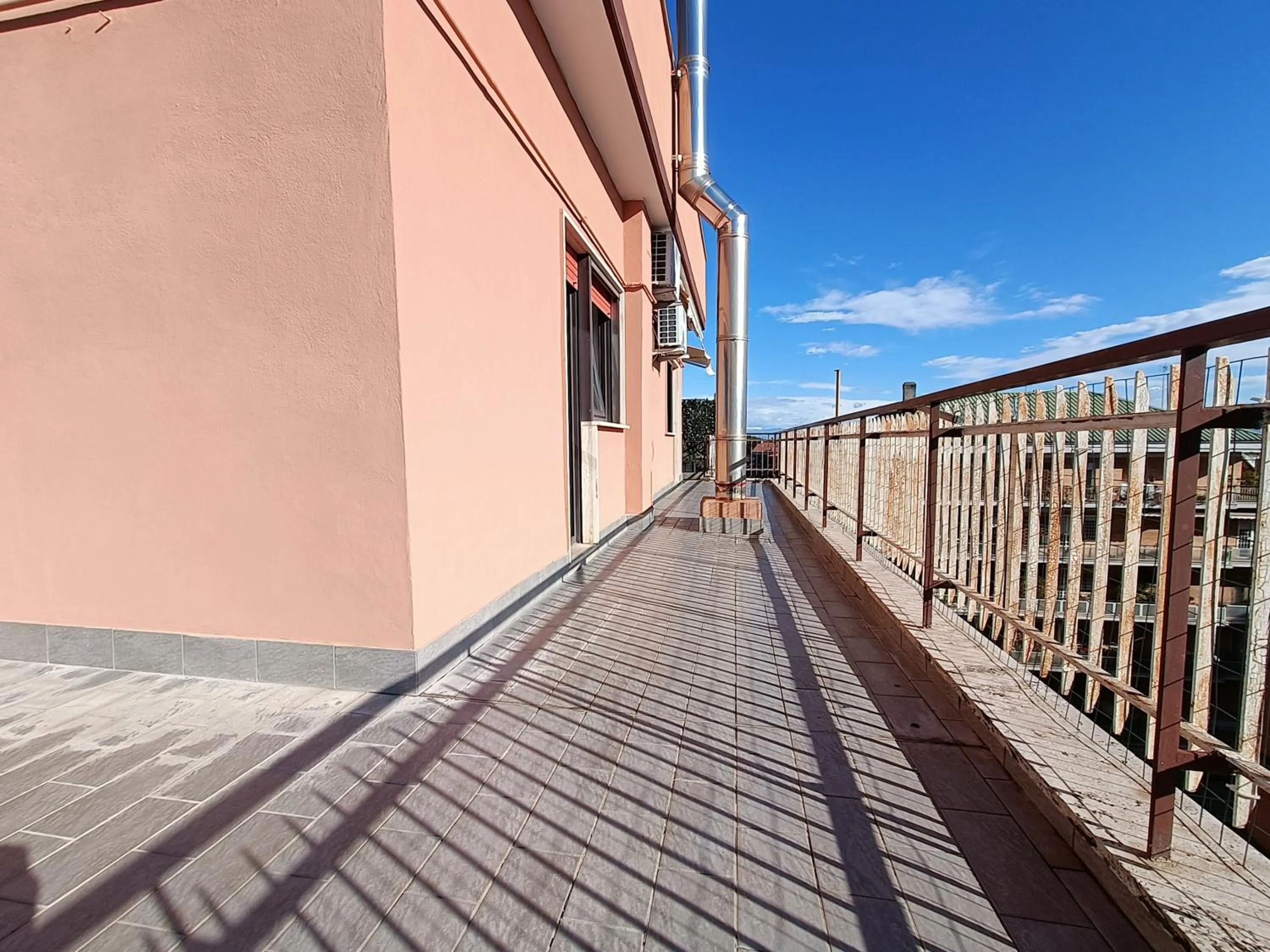 Avellini - Delightful and Spacious Apartment with terrace - near Metro A Cornelia