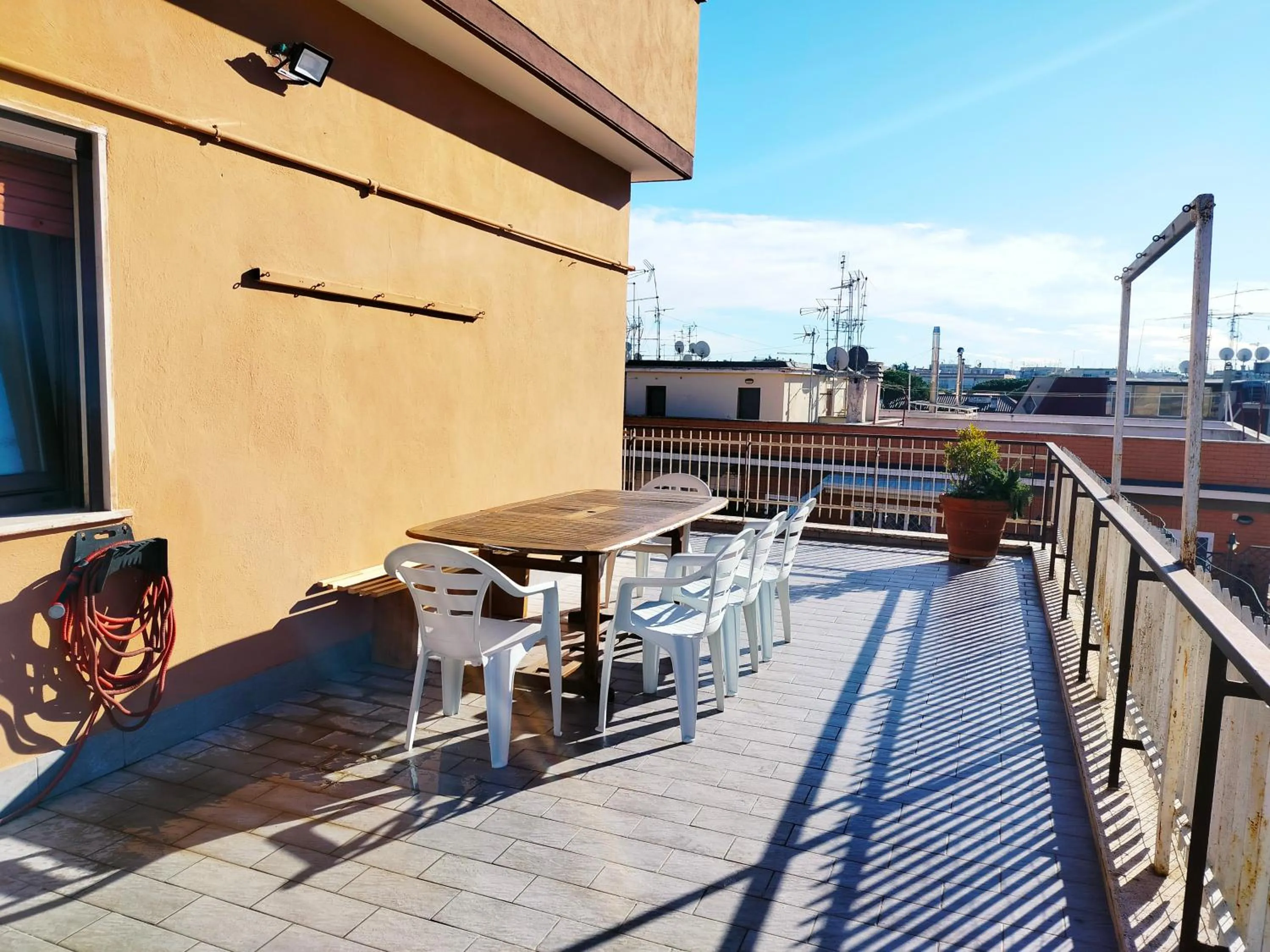 Balcony/Terrace in Avellini - Delightful and Spacious Apartment with terrace - near Metro A Cornelia