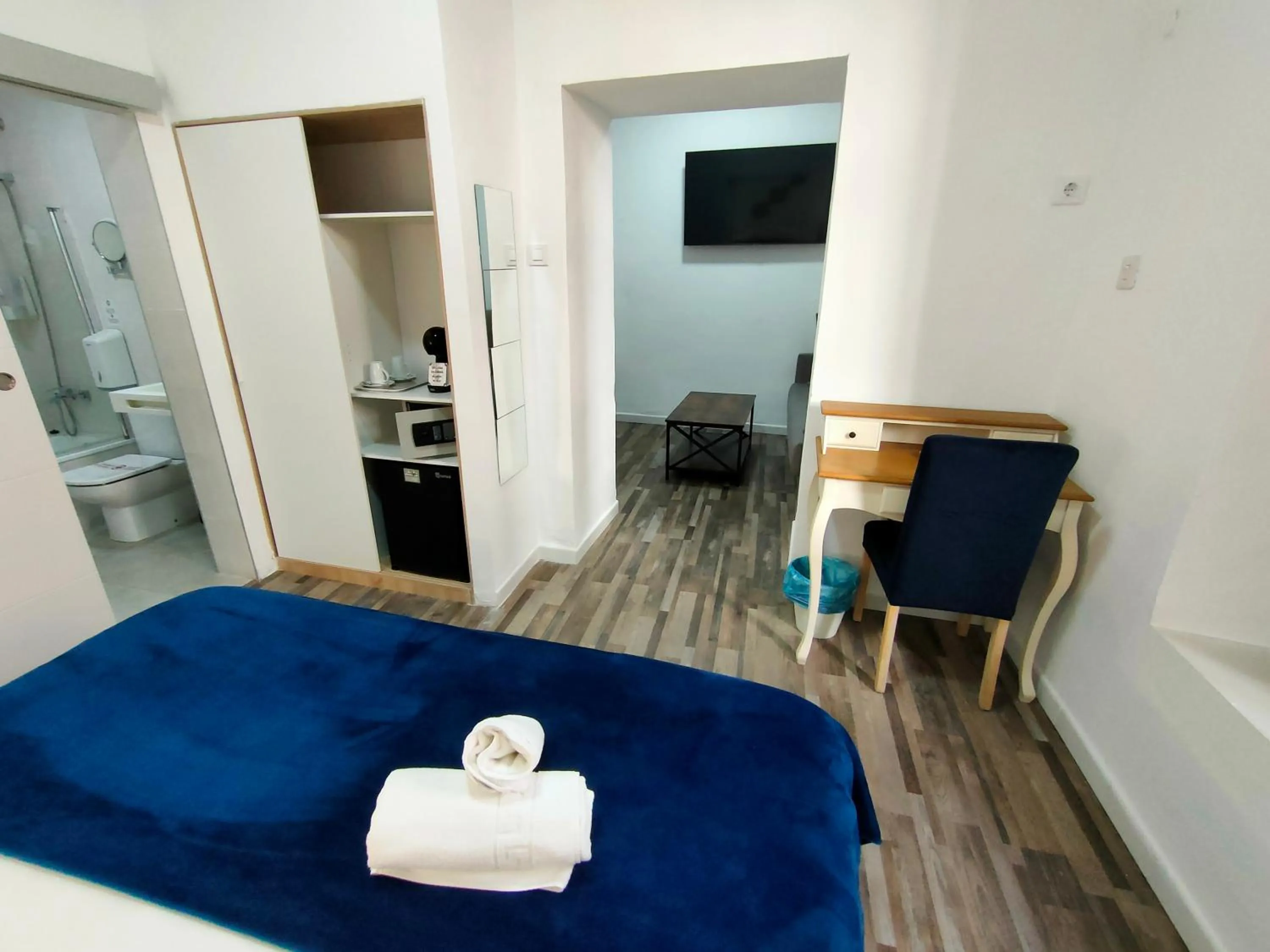 Photo of the whole room, Bed in Zaida Boutique Hotel