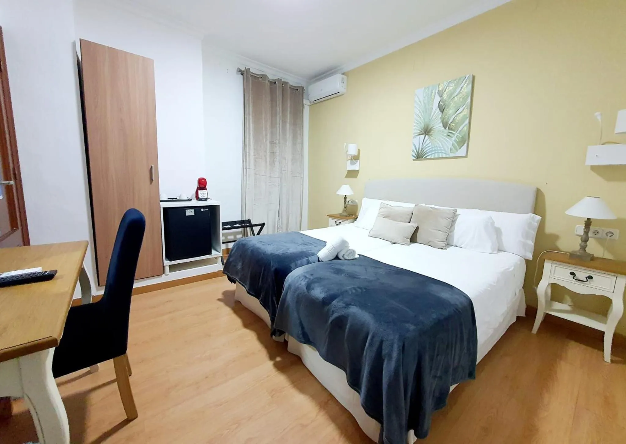 Photo of the whole room, Bed in Zaida Boutique Hotel