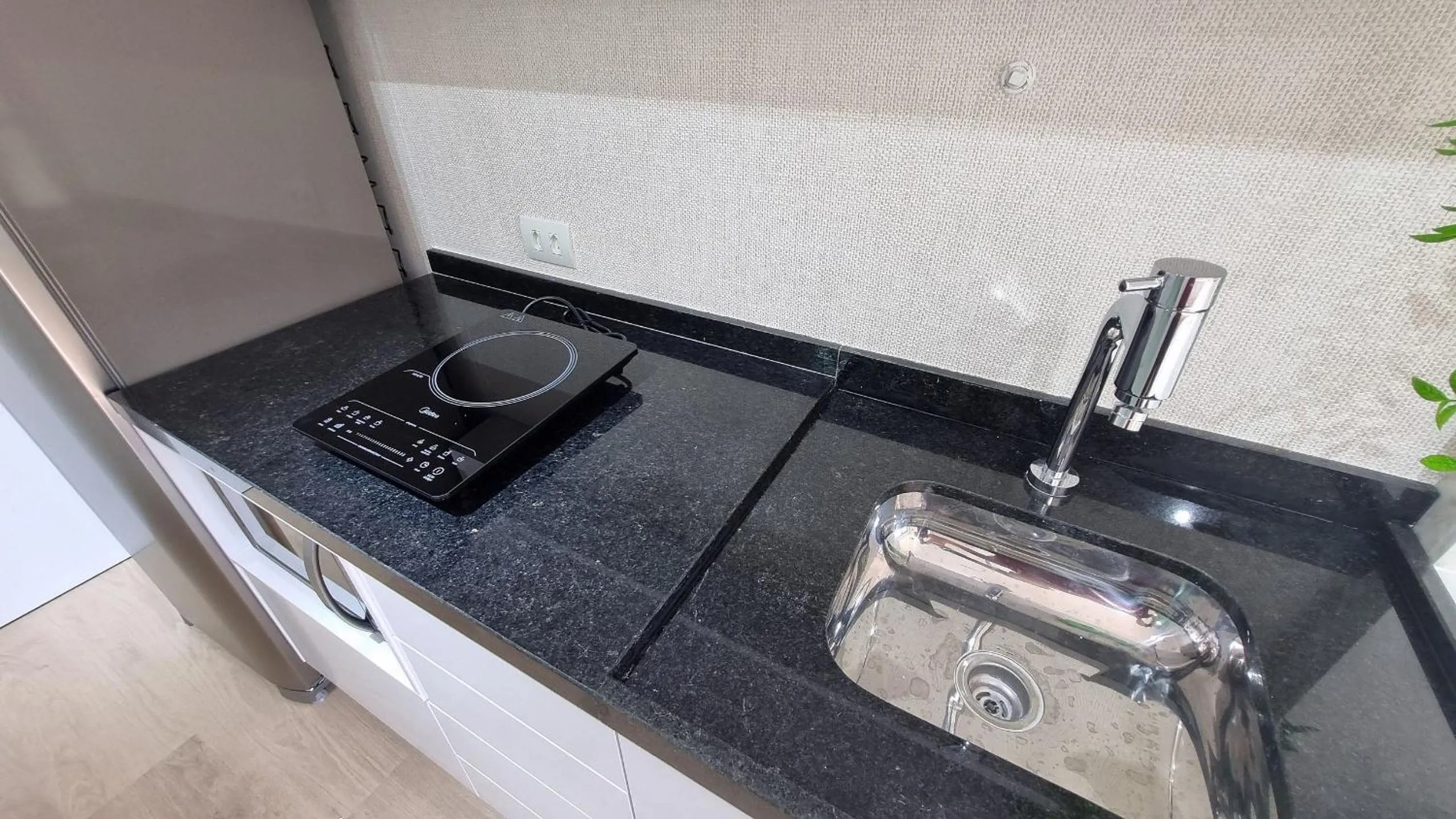 Canal do Anfitrião | Studios Jauperi