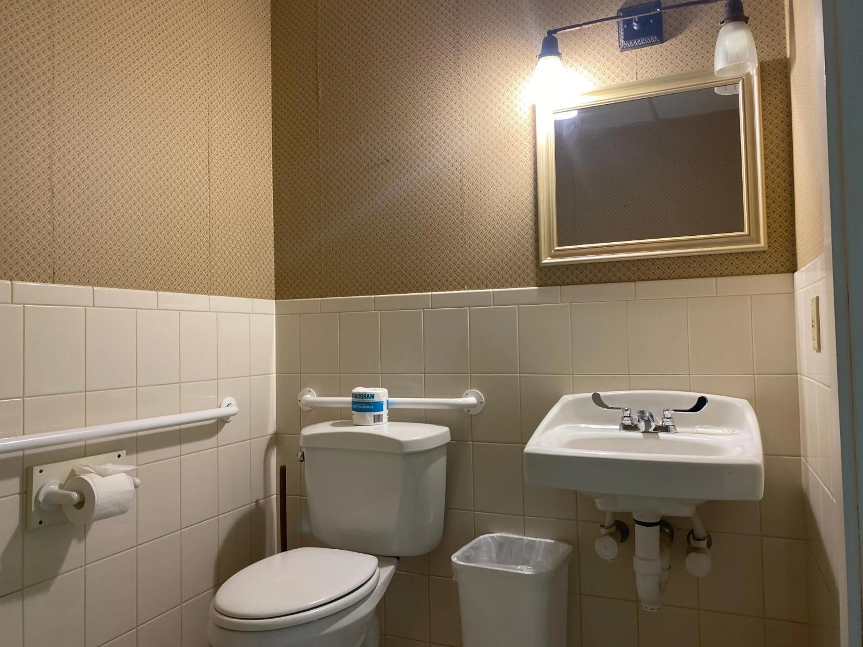 Bathroom in The Wildflower Inn