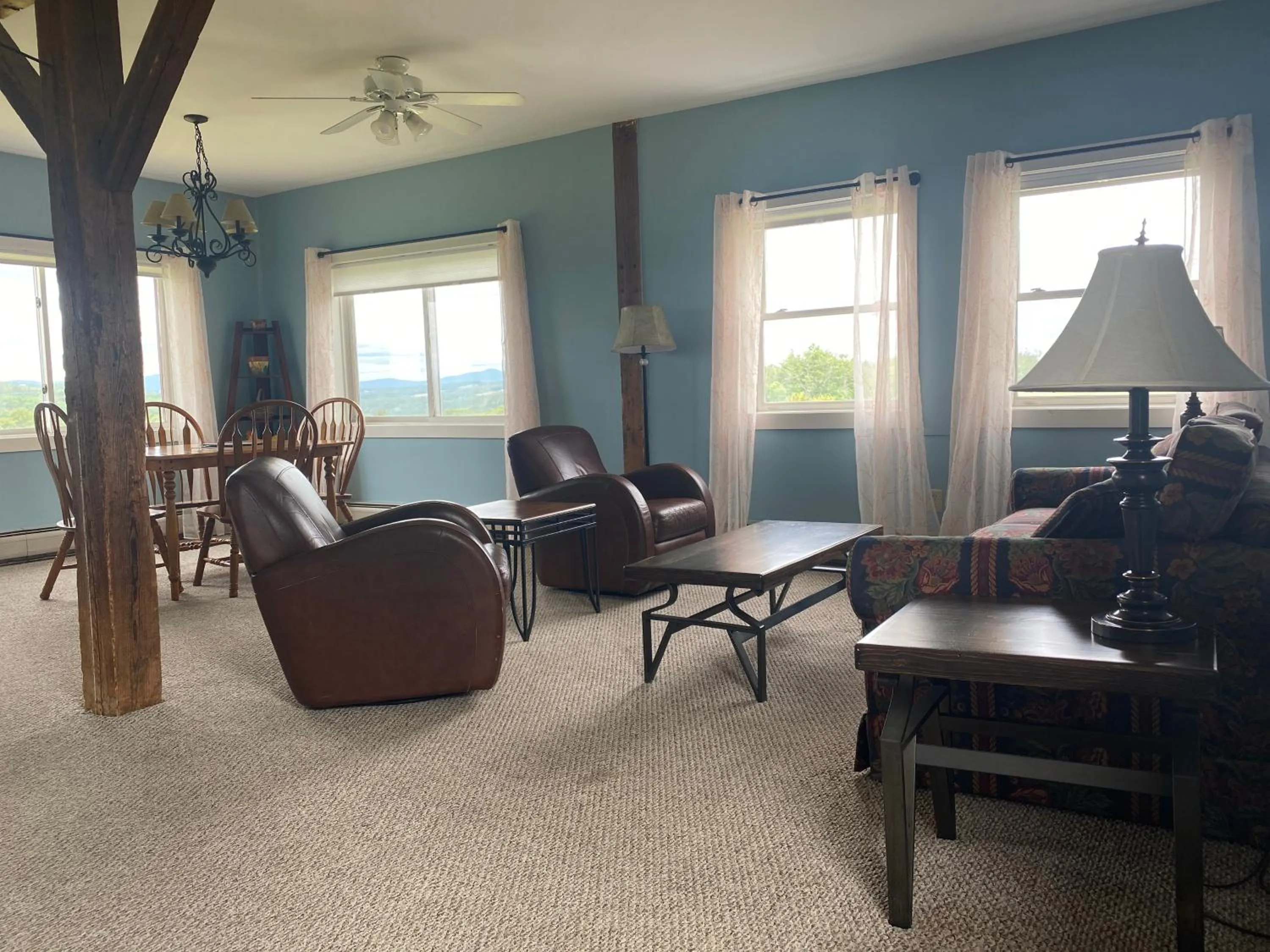 Living room in The Wildflower Inn