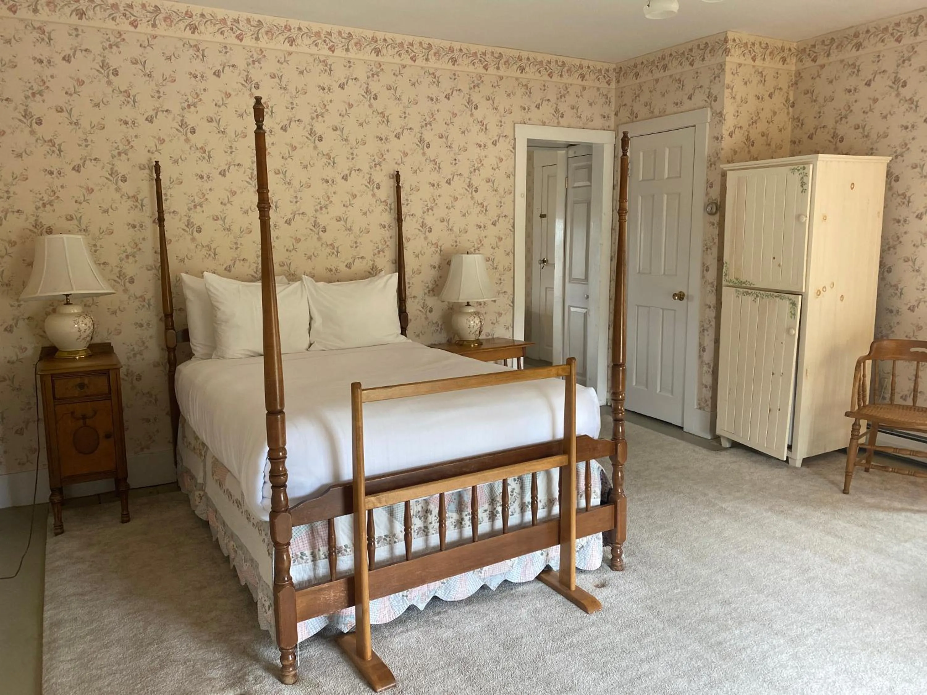 Bedroom, Bed in The Wildflower Inn