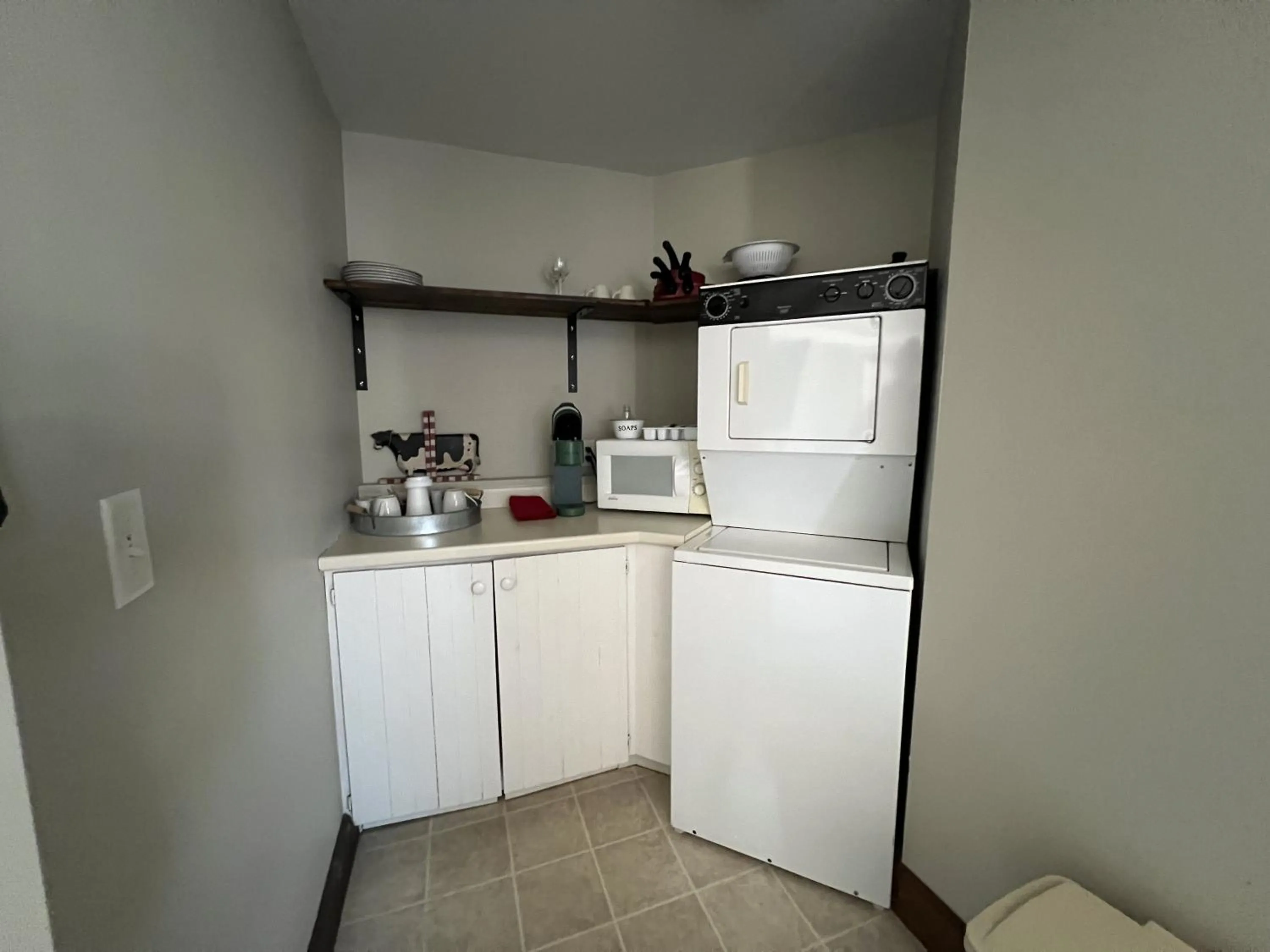Kitchen or kitchenette in The Wildflower Inn
