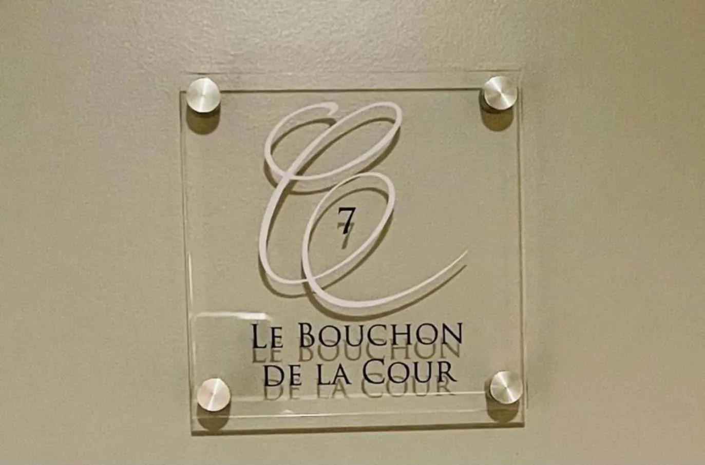 Property logo or sign in Au Coeur Des Bulles