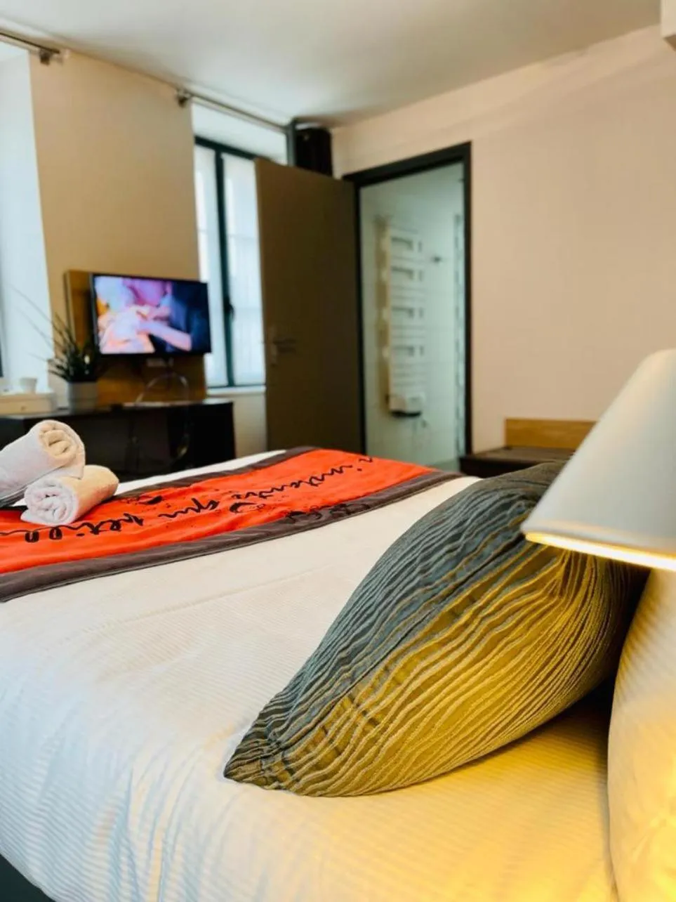 Bedroom in Au Coeur Des Bulles