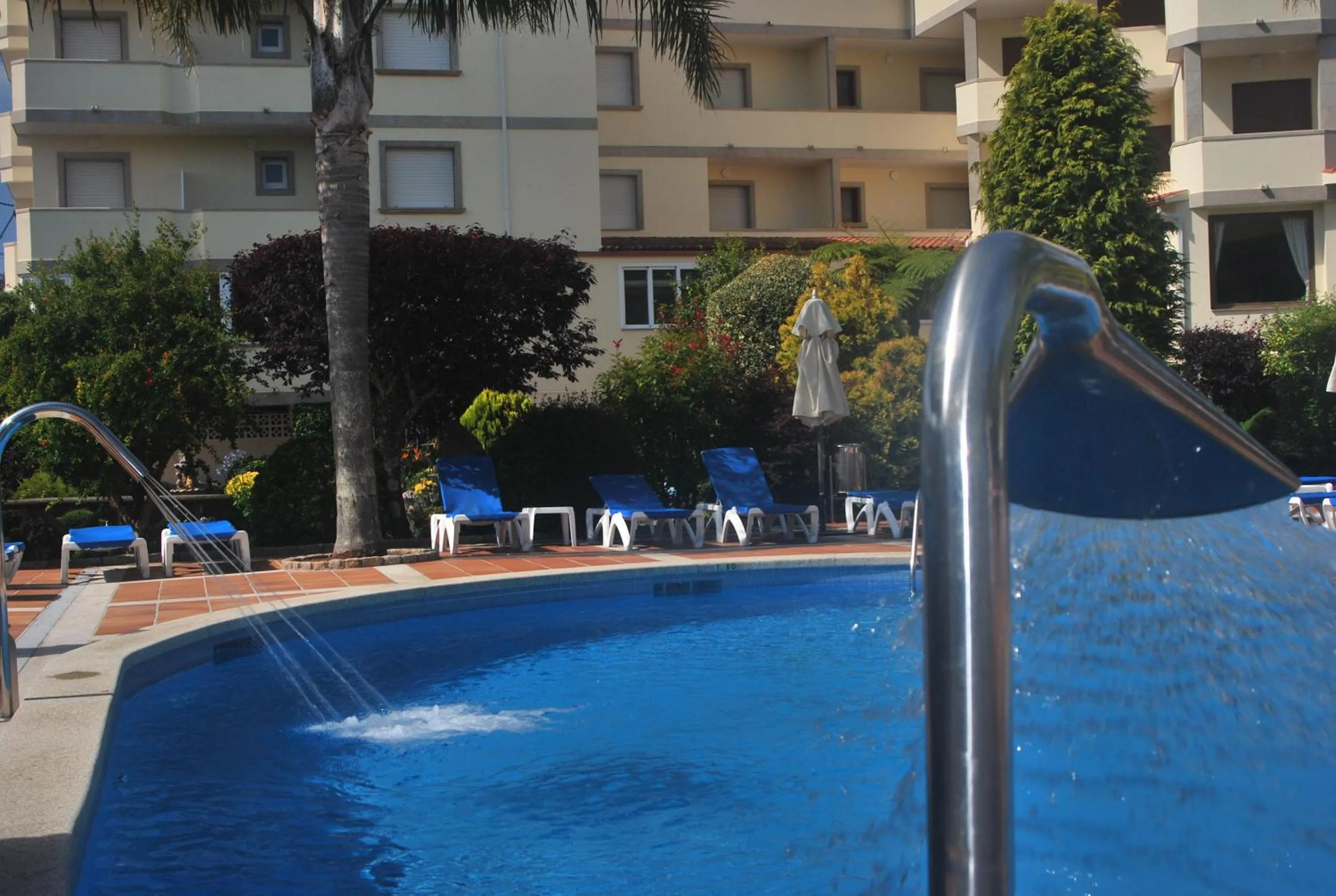 Swimming pool in Hotel Spa Bosque mar