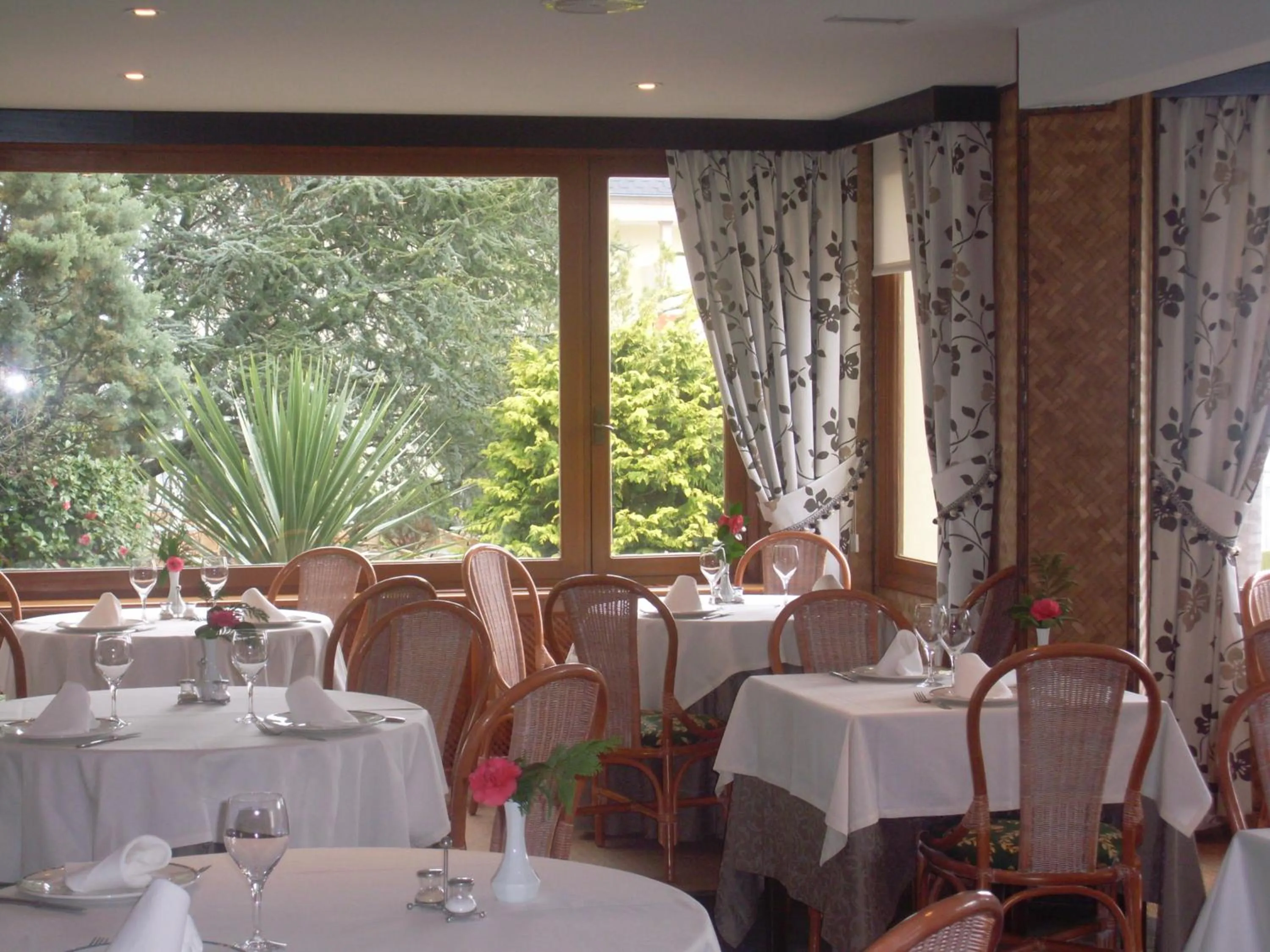 Restaurant/places to eat in Hotel Spa Bosque mar