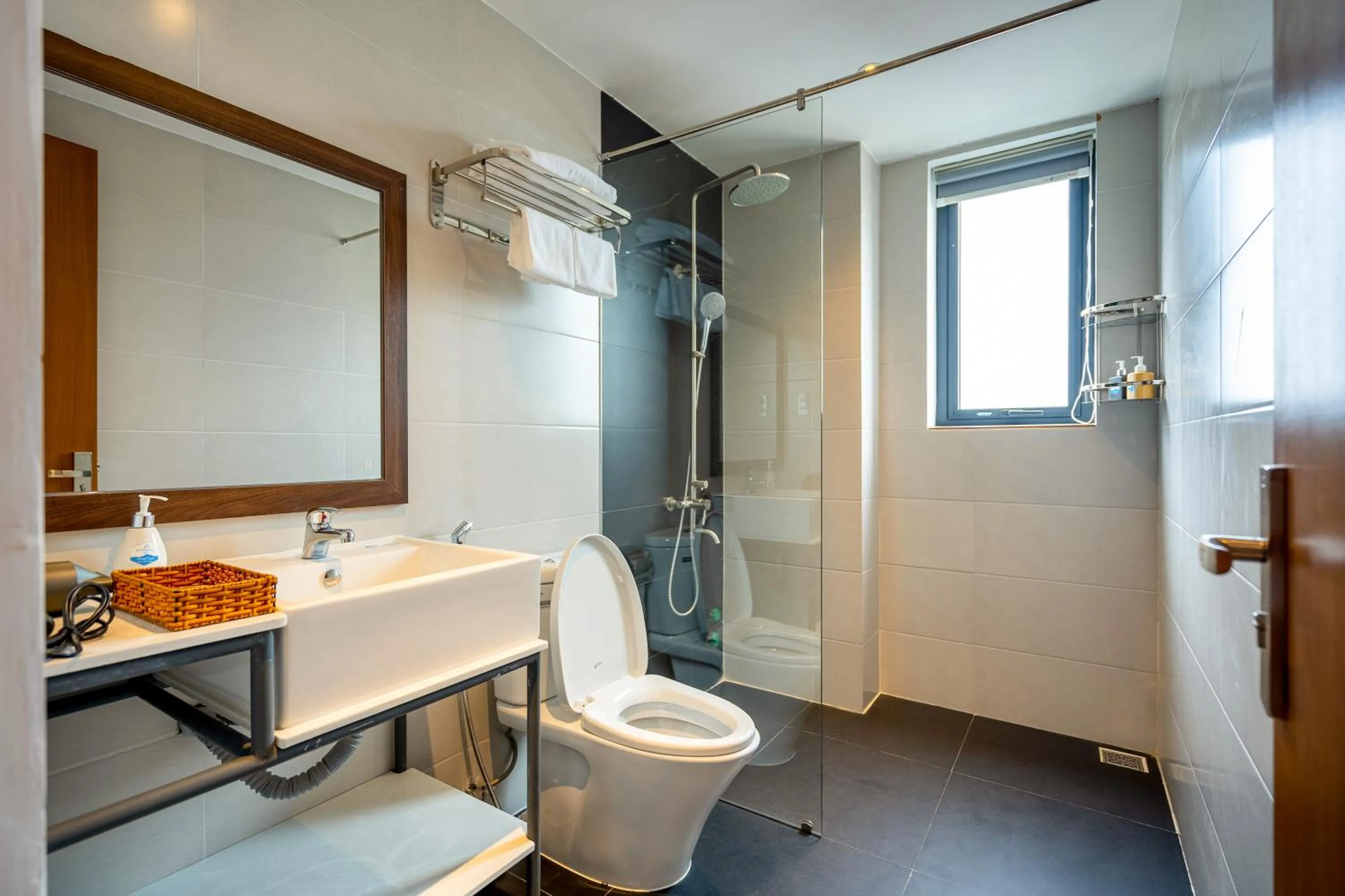 Shower in The Present River Villa Hoi An