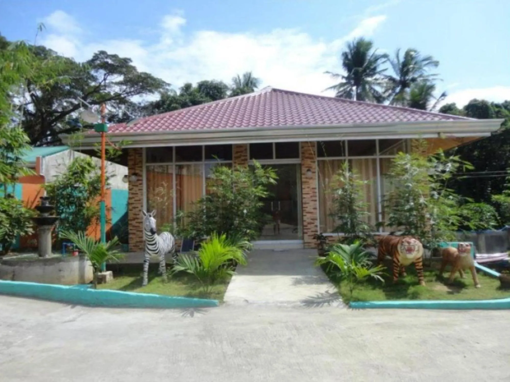 Property building in RedDoorz @ Classique Pan Oriental Hotel and Resort Batangas