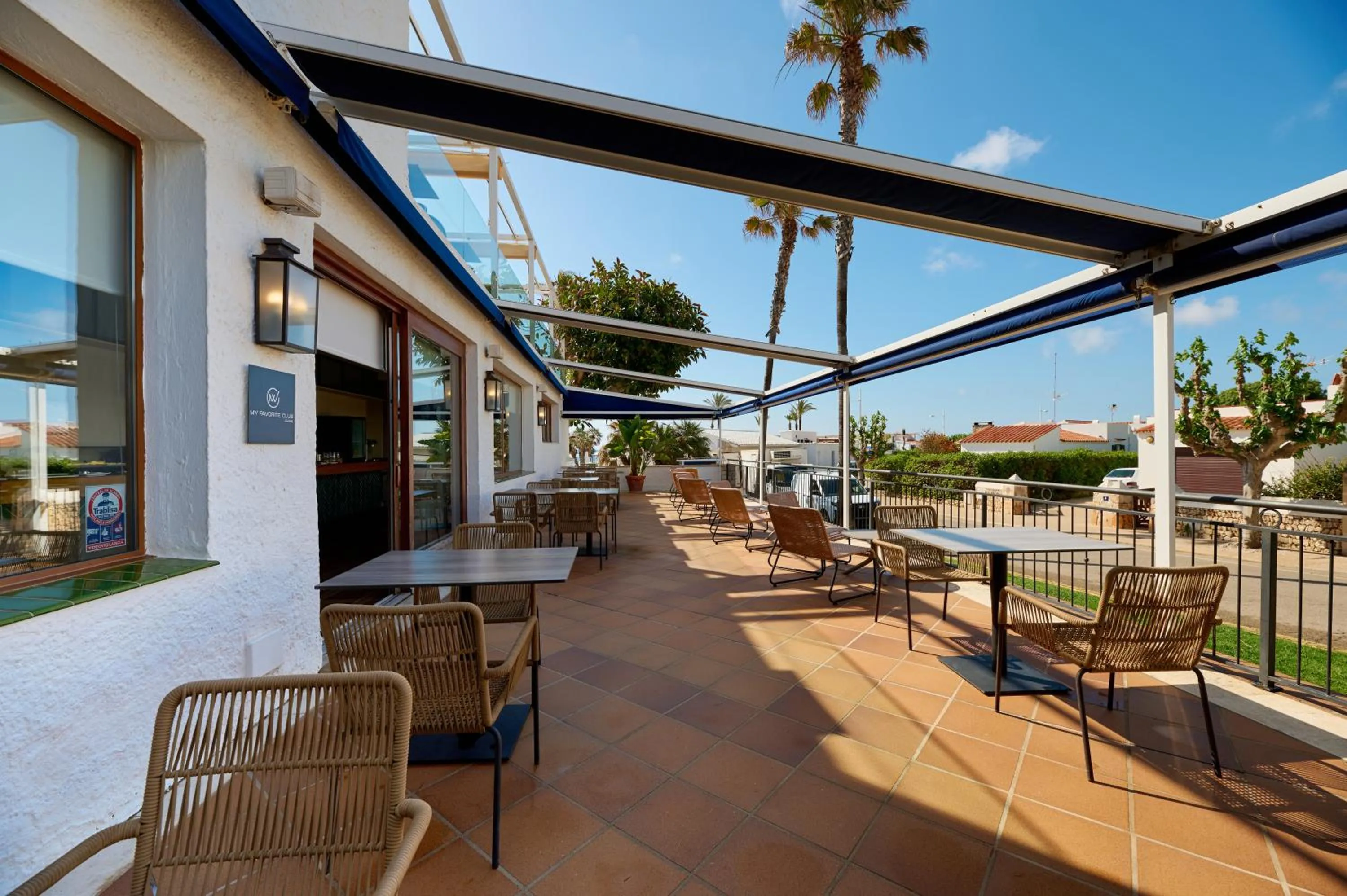 Lounge or bar in AluaSoul Menorca - Adults Only