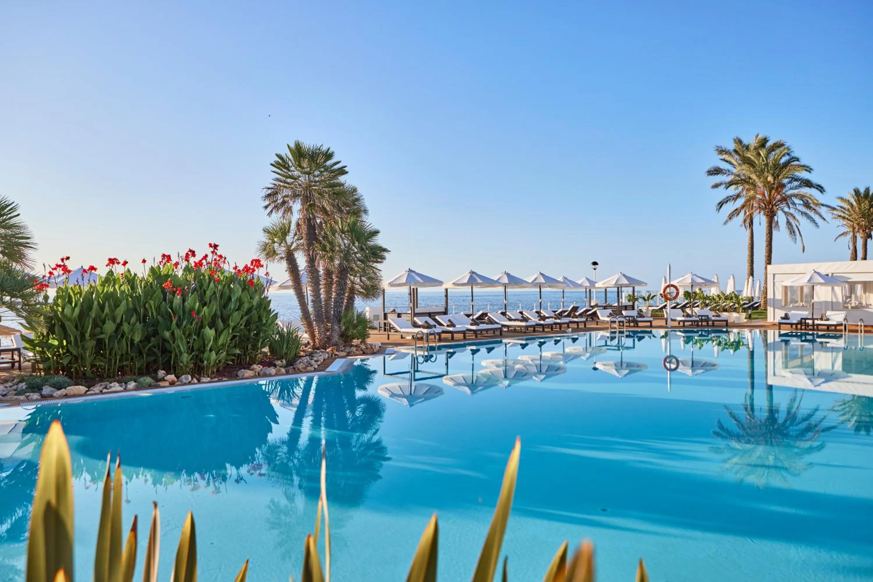 Swimming pool in AluaSoul Menorca - Adults Only