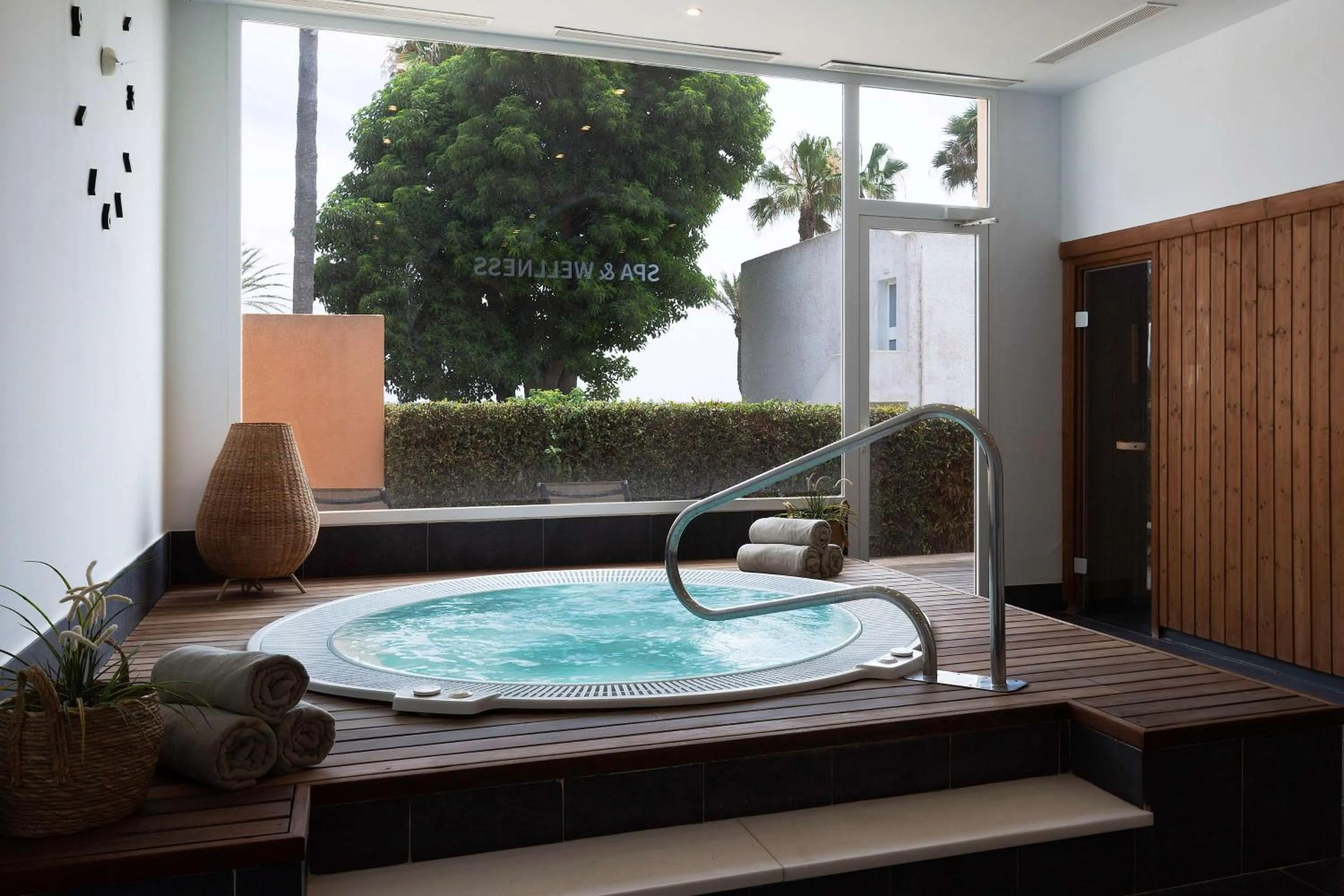 Spa and wellness centre/facilities in AluaSoul Menorca - Adults Only