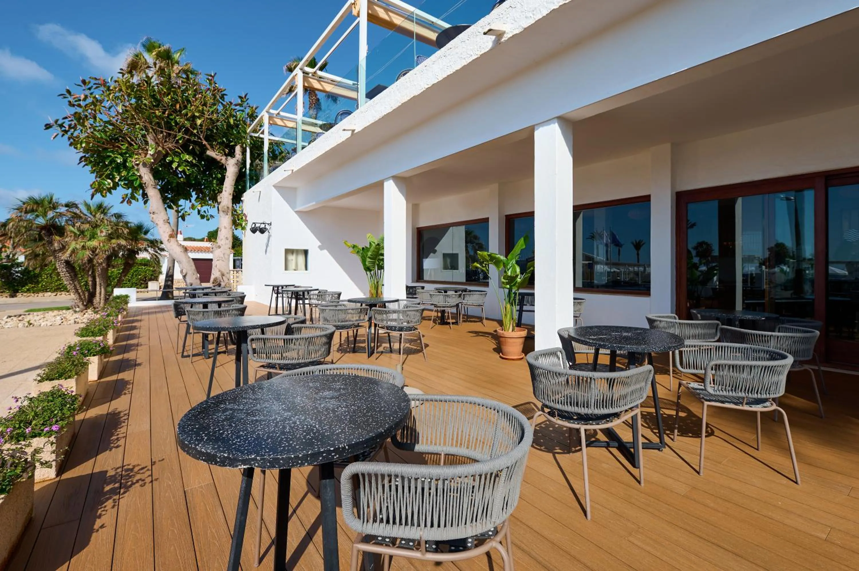 Lounge or bar in AluaSoul Menorca - Adults Only