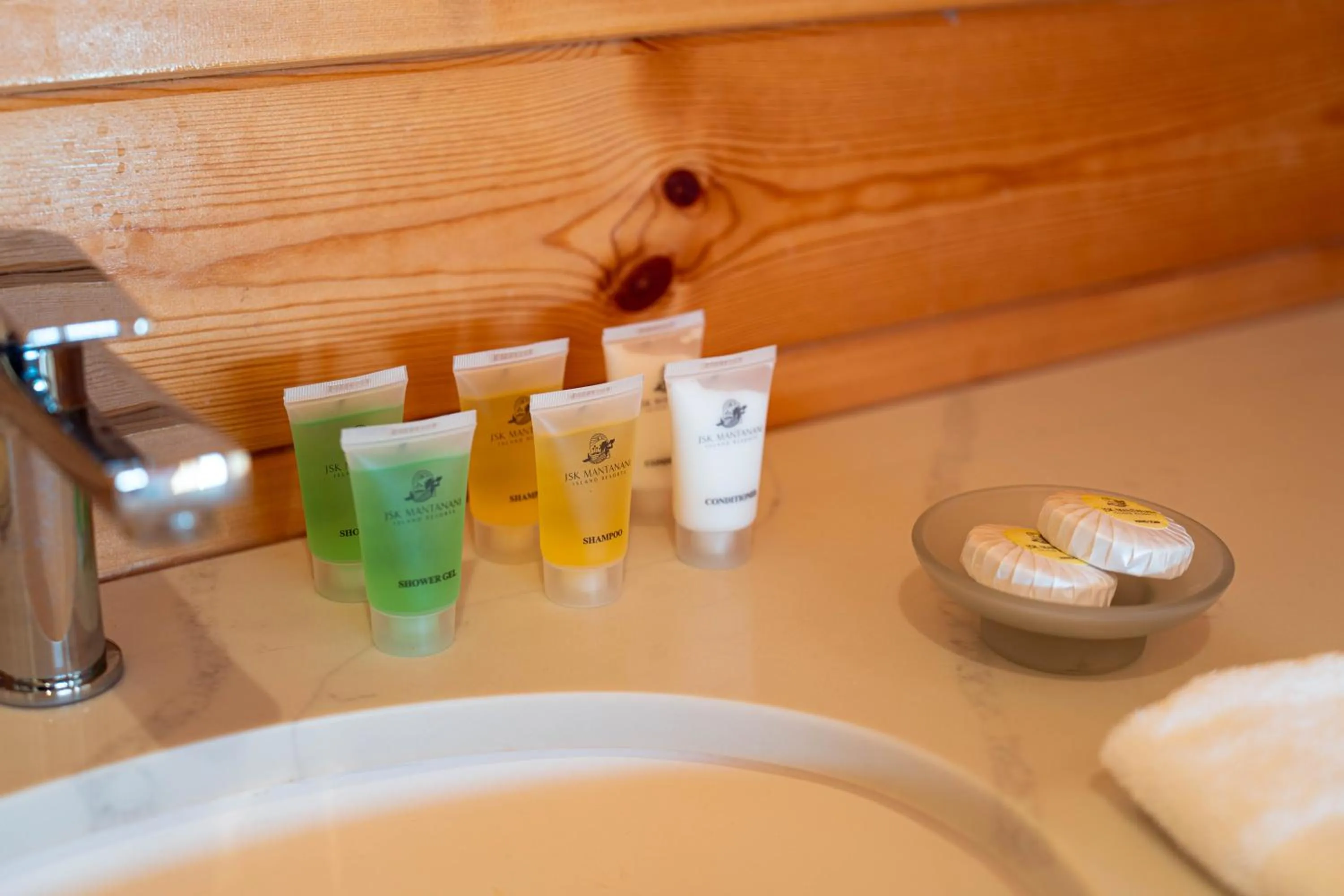 Bathroom in JSK Mantanani Island Resorts