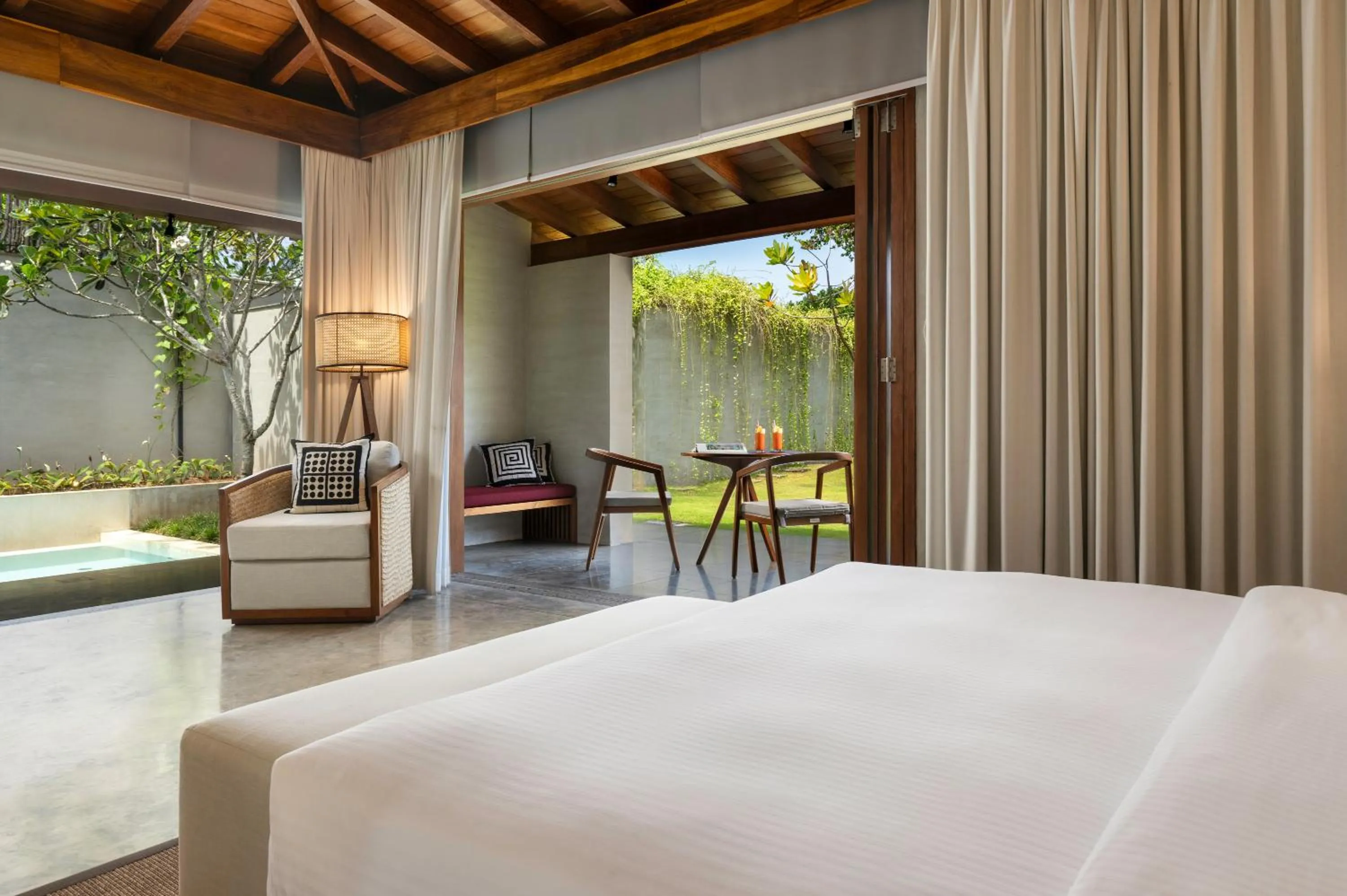 Bedroom, Bed in Villa Thamburu, Bentota