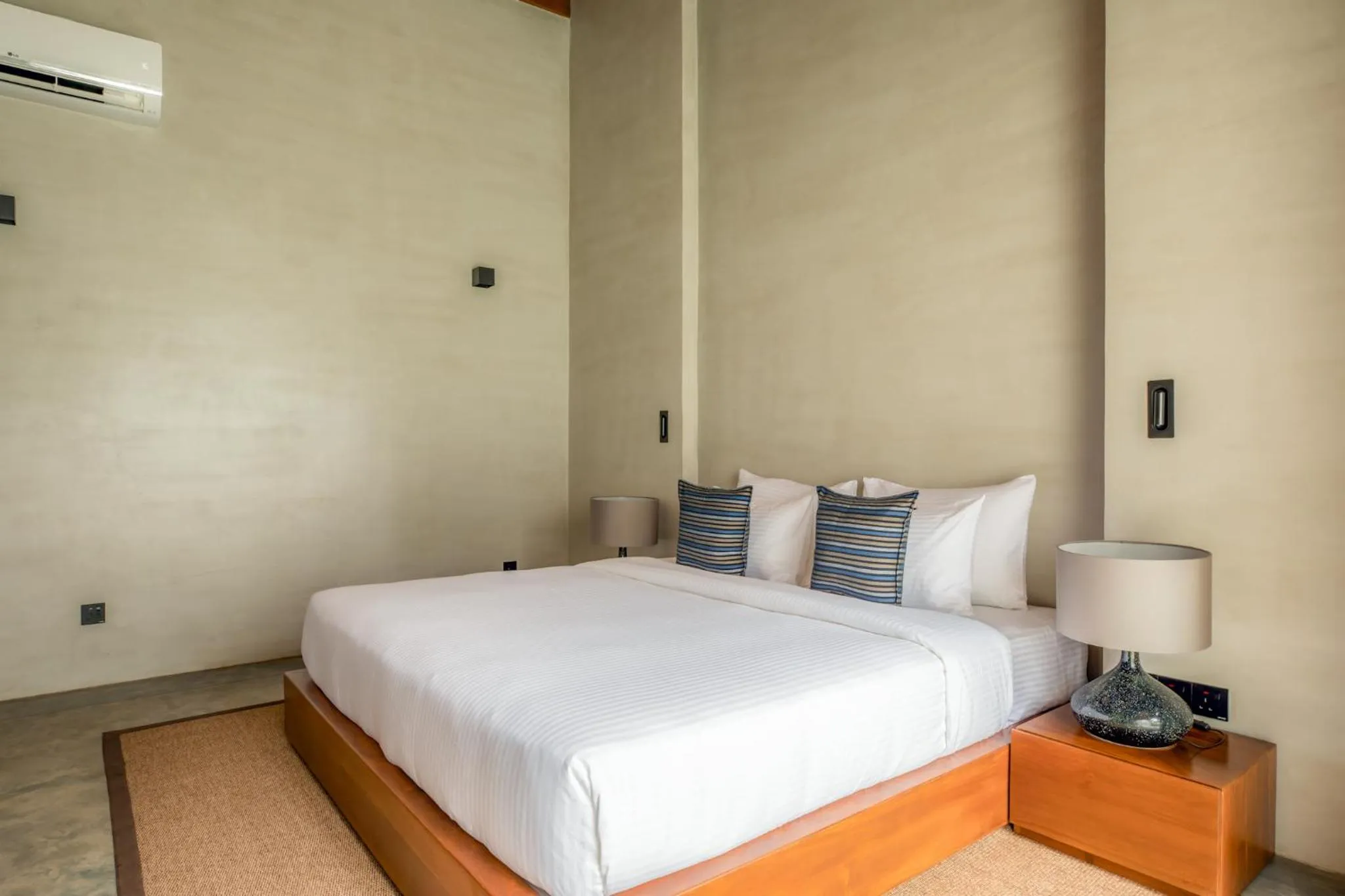 Bedroom, Bed in Villa Thamburu, Bentota