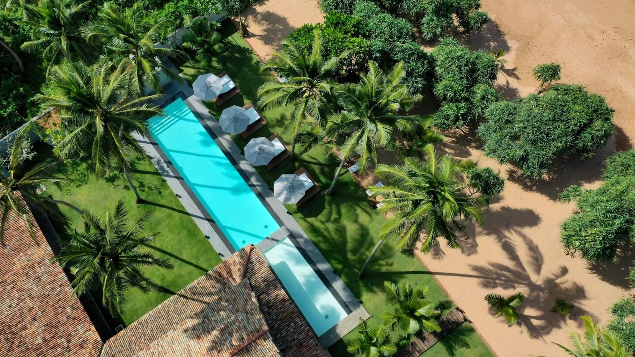 Swimming pool in Villa Thamburu, Bentota