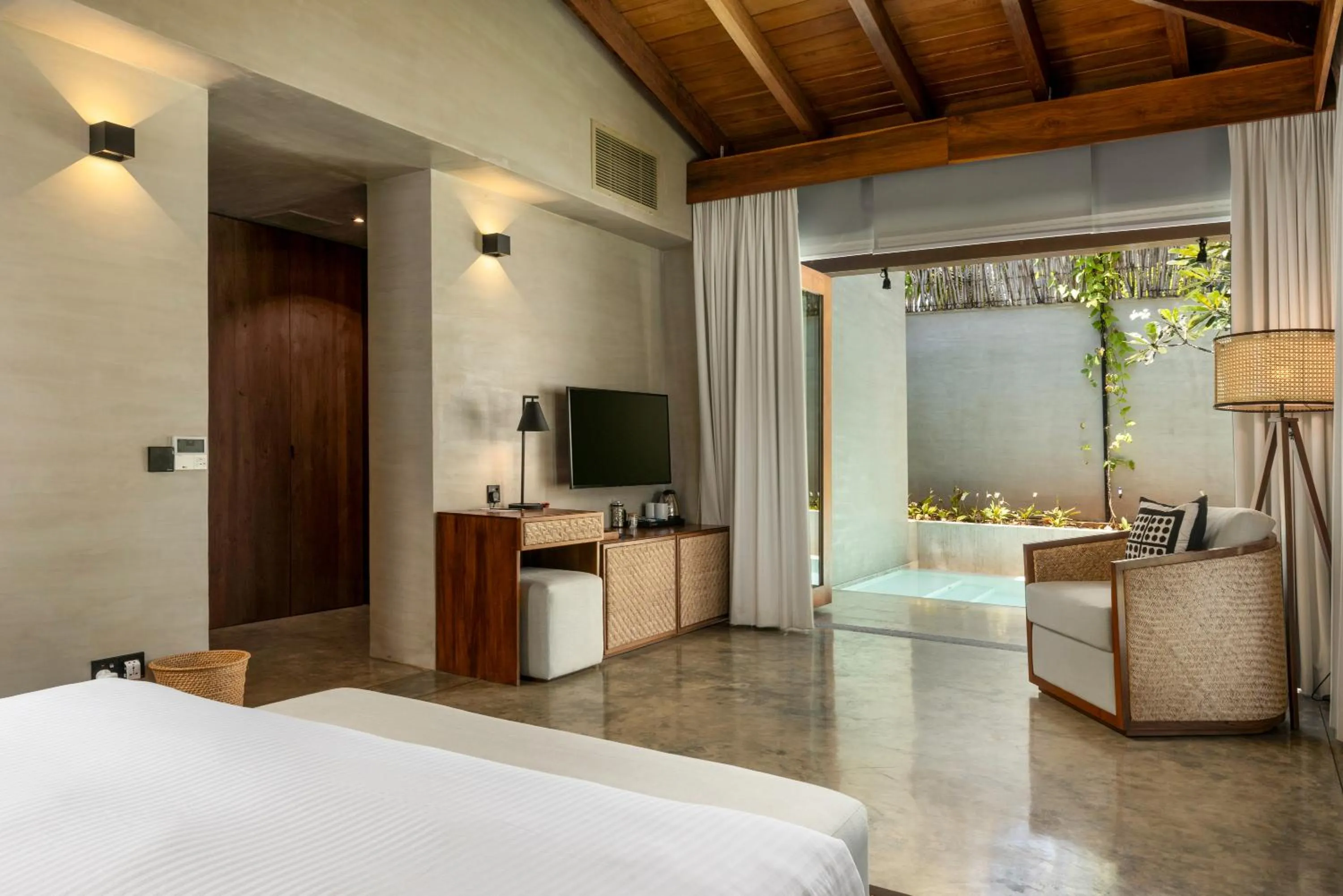 Bedroom, Bed in Villa Thamburu, Bentota