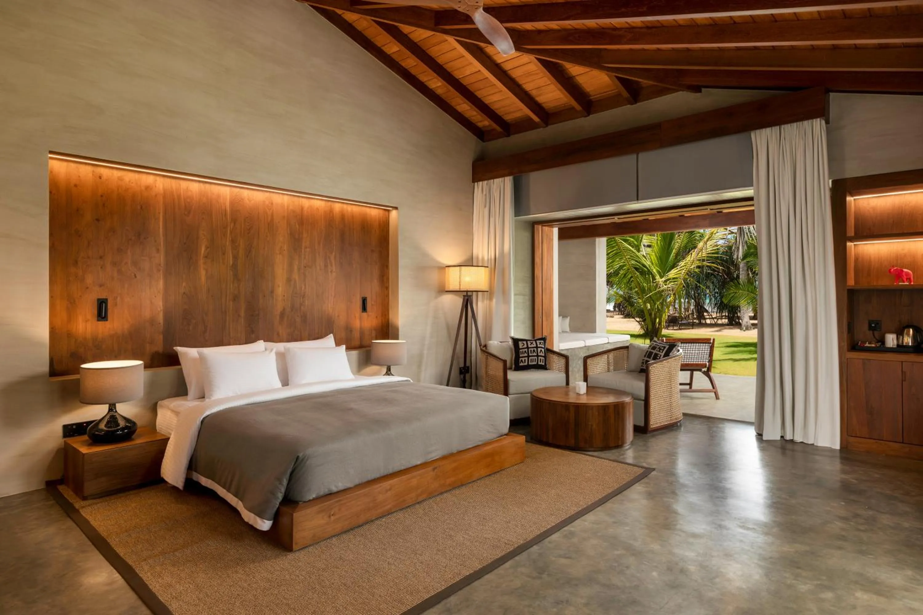 Bedroom, Bed in Villa Thamburu, Bentota