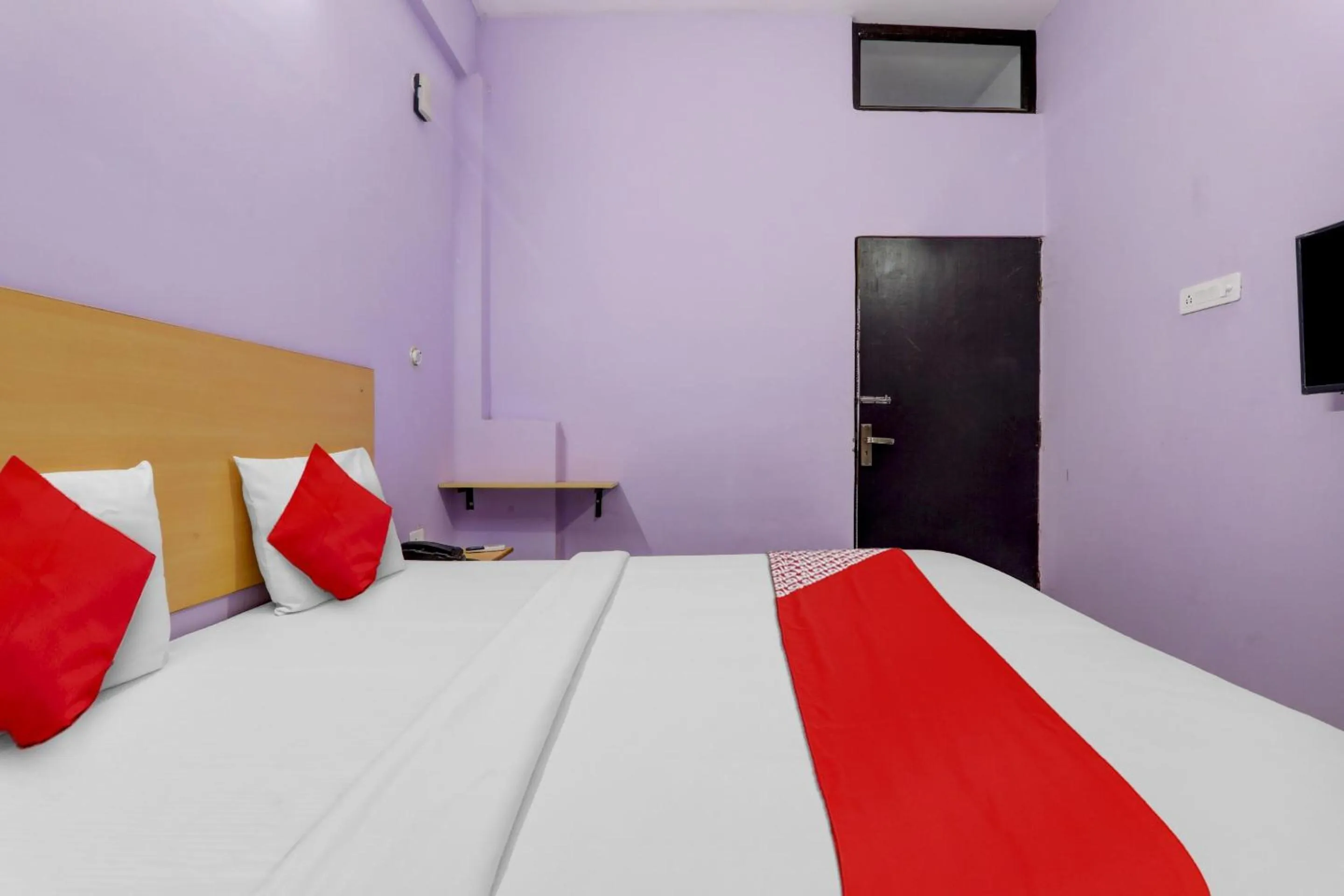 Bedroom in Hotel O SRV Palace