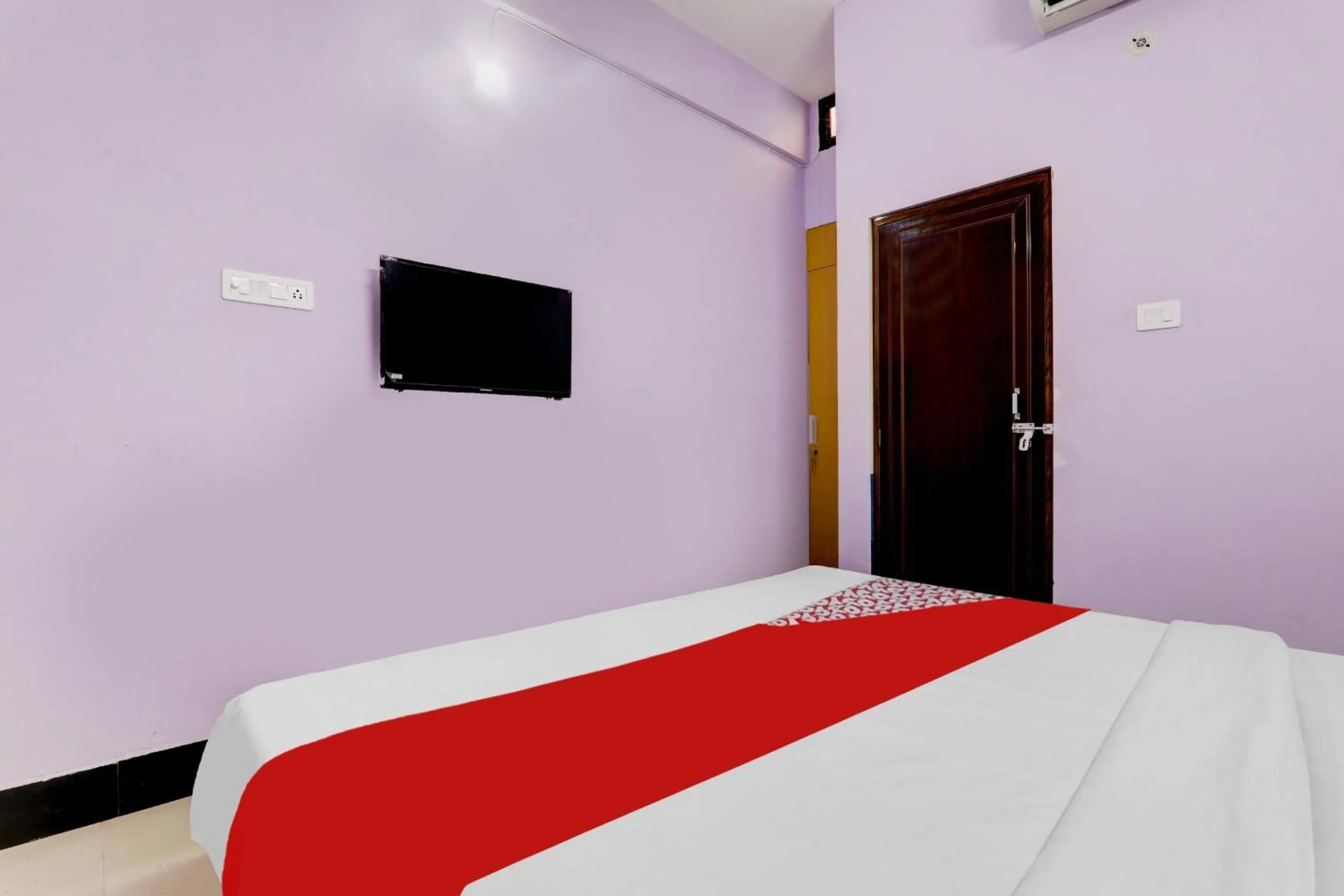 Bedroom in Hotel O SRV Palace