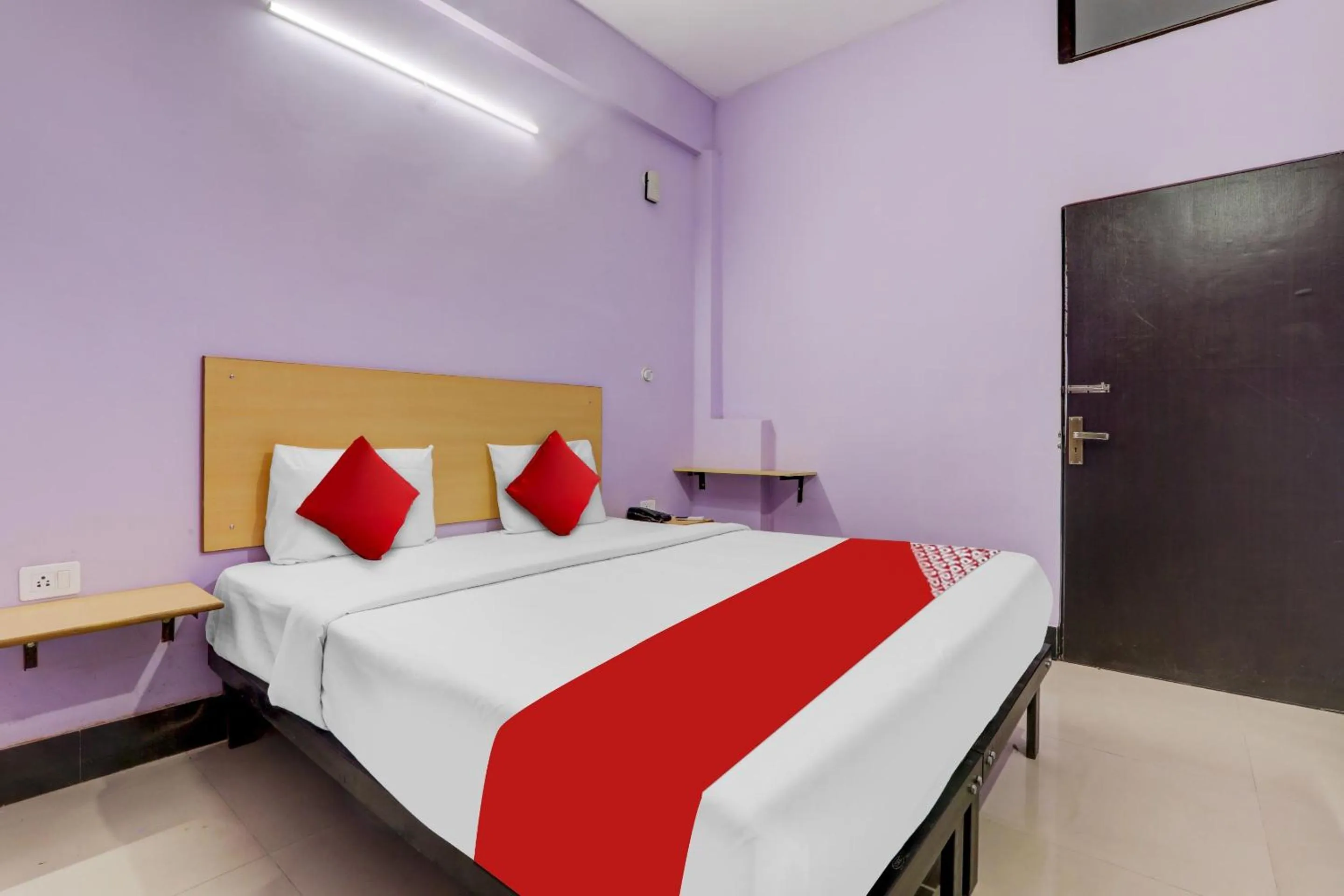 Bedroom in Hotel O SRV Palace