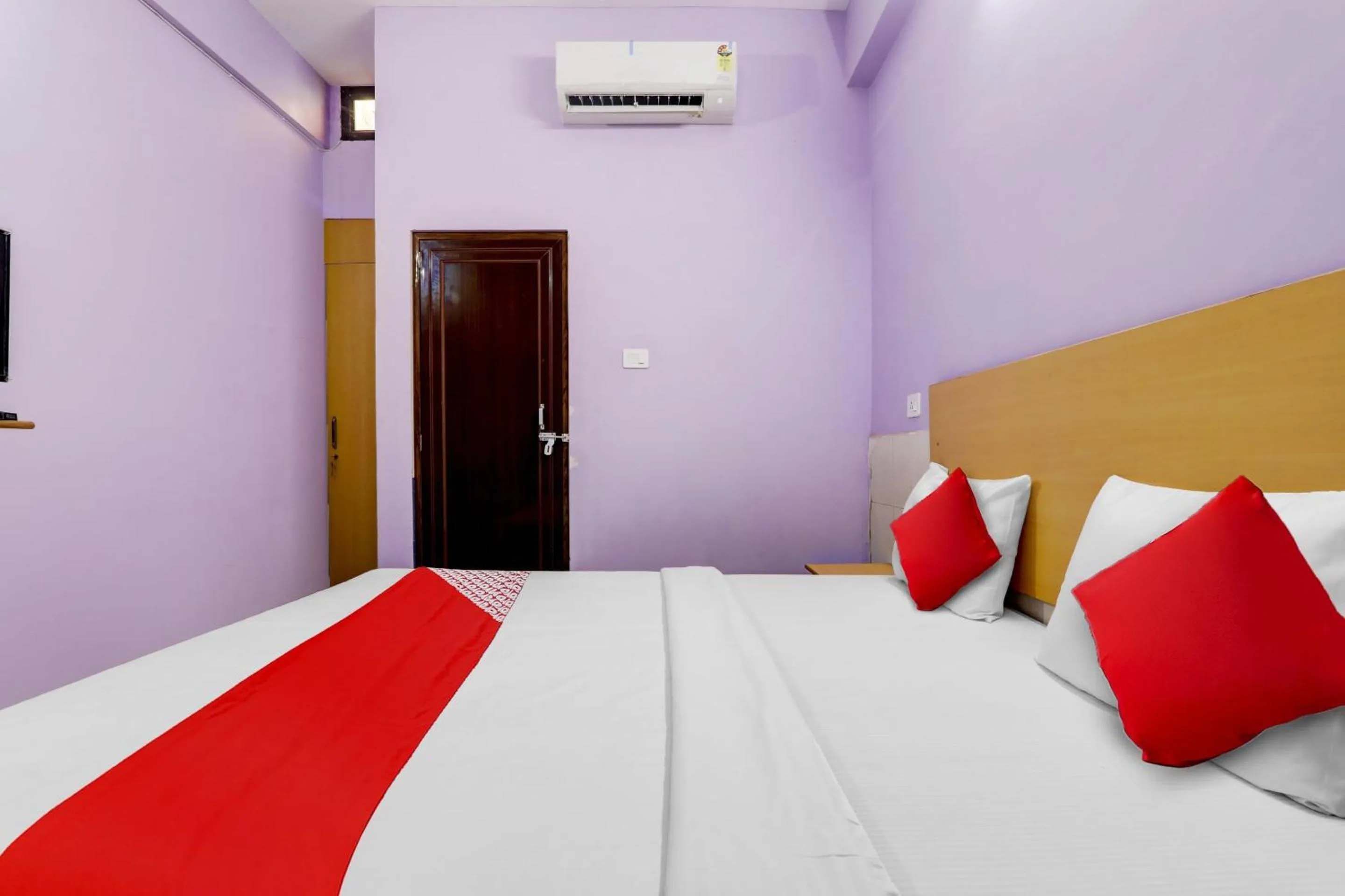 Bathroom in Hotel O SRV Palace