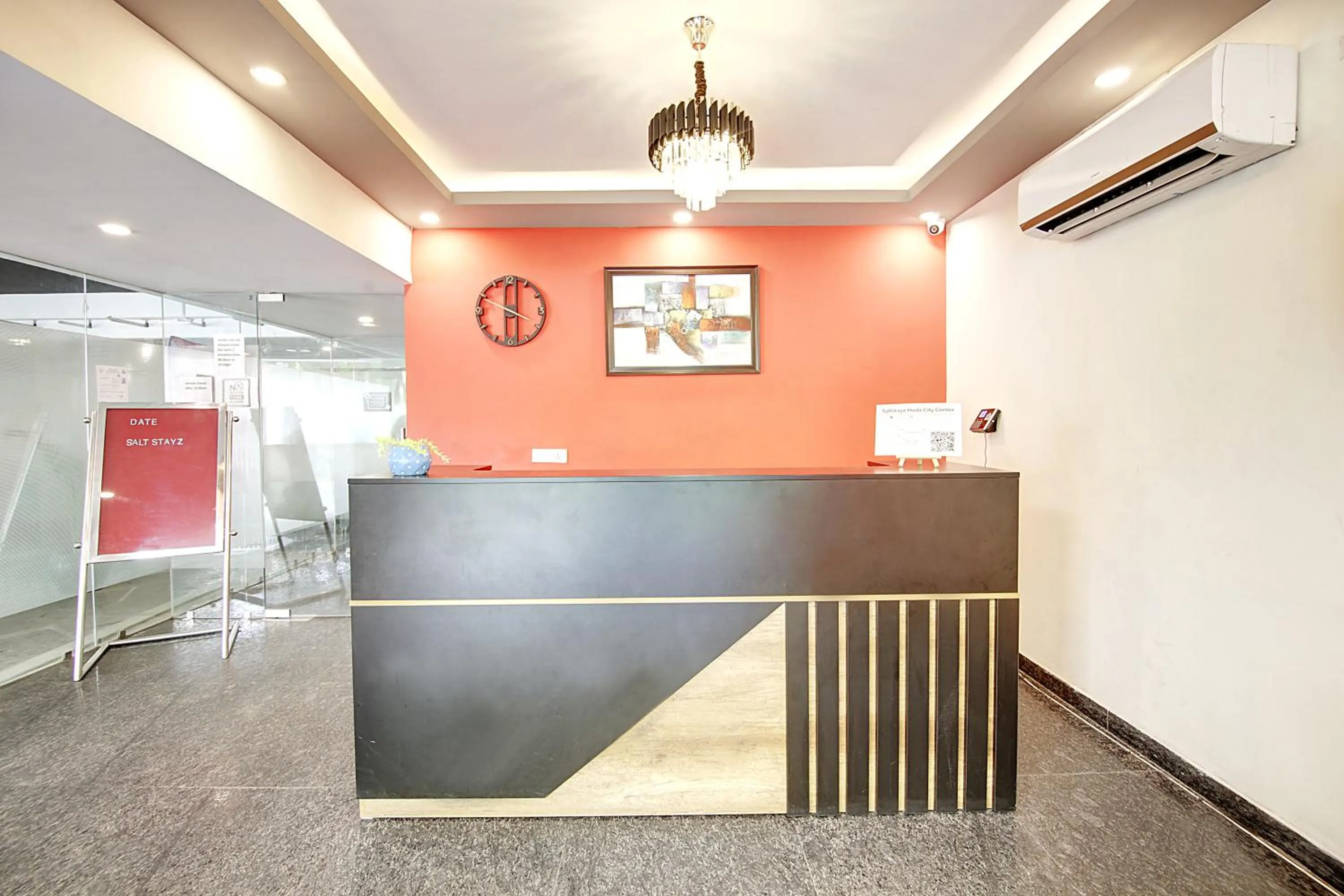 Lobby or reception in Saltstayz Select - Huda City Center