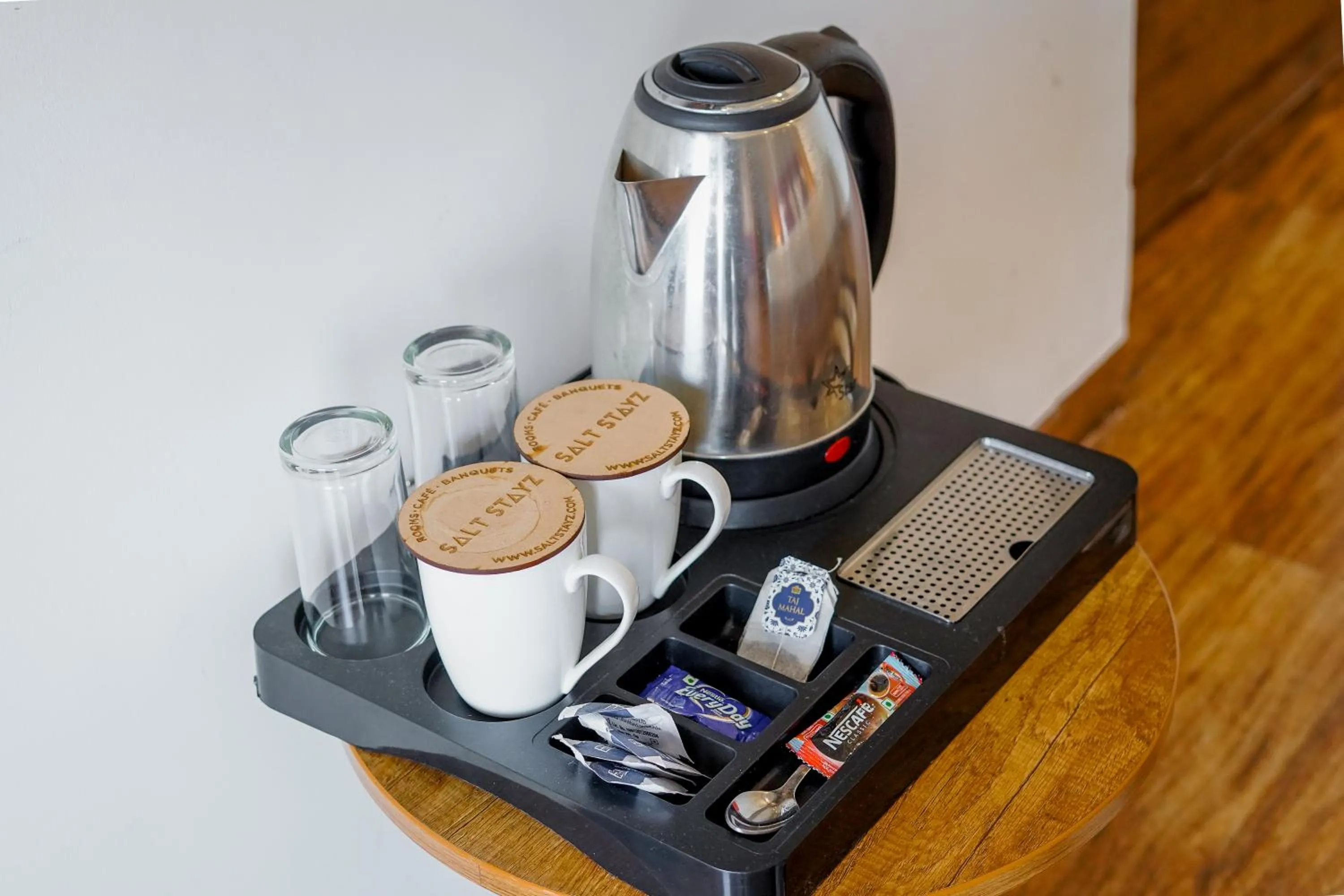 Coffee/tea facilities in Saltstayz Select - Huda City Center