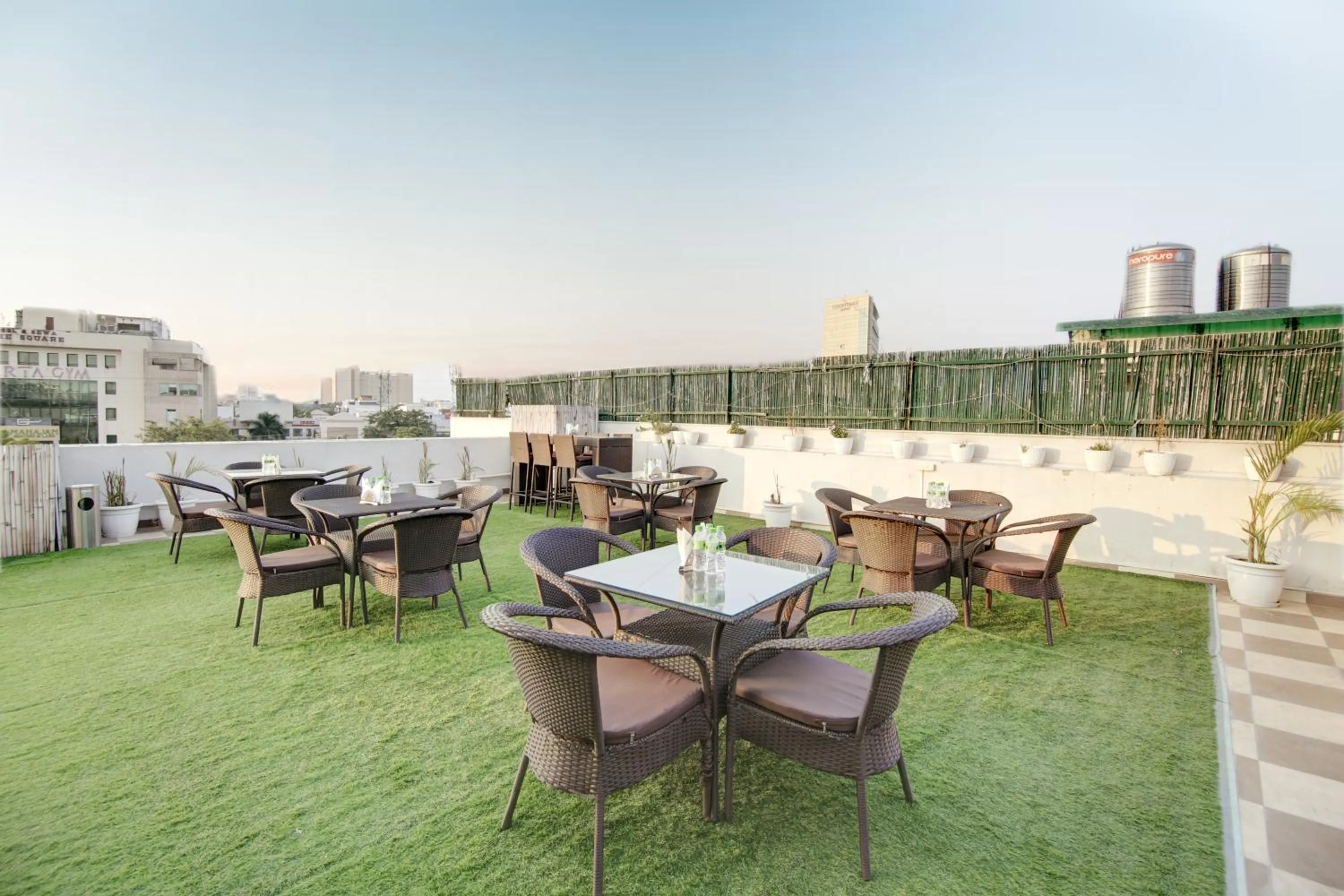 Restaurant/places to eat in Saltstayz Select - Huda City Center