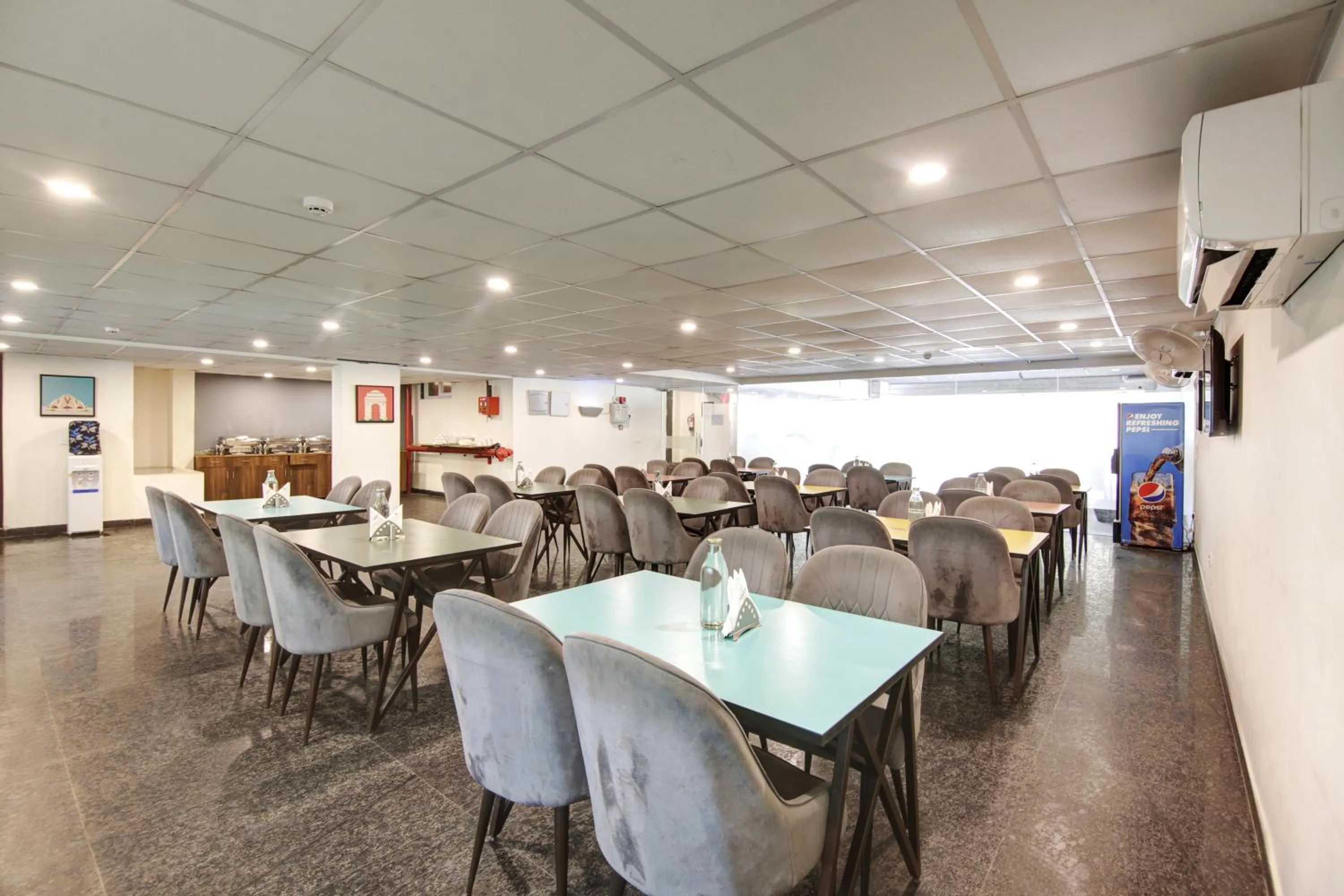 Restaurant/places to eat in Saltstayz Select - Huda City Center