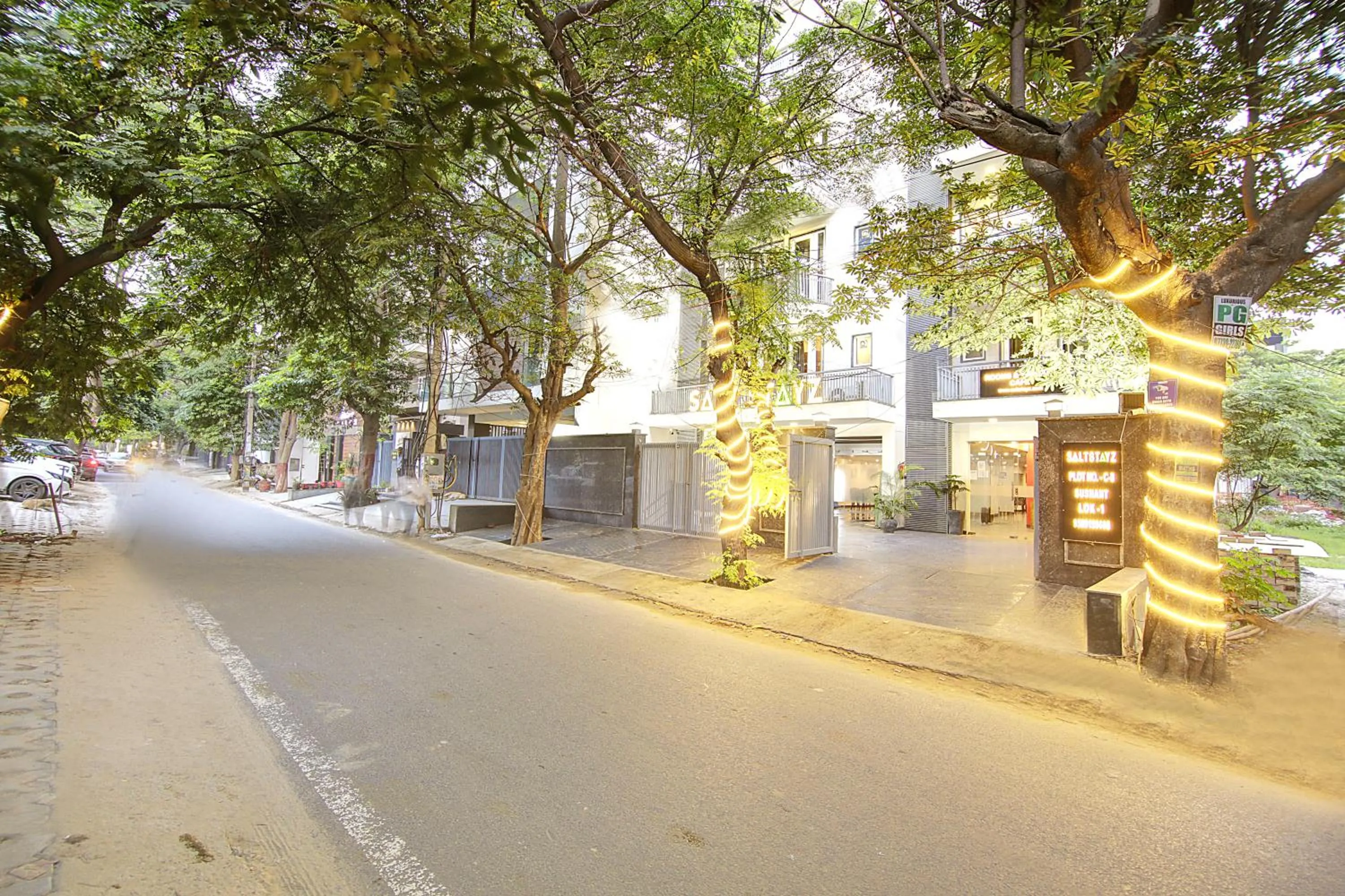 Property building in Saltstayz Select - Huda City Center