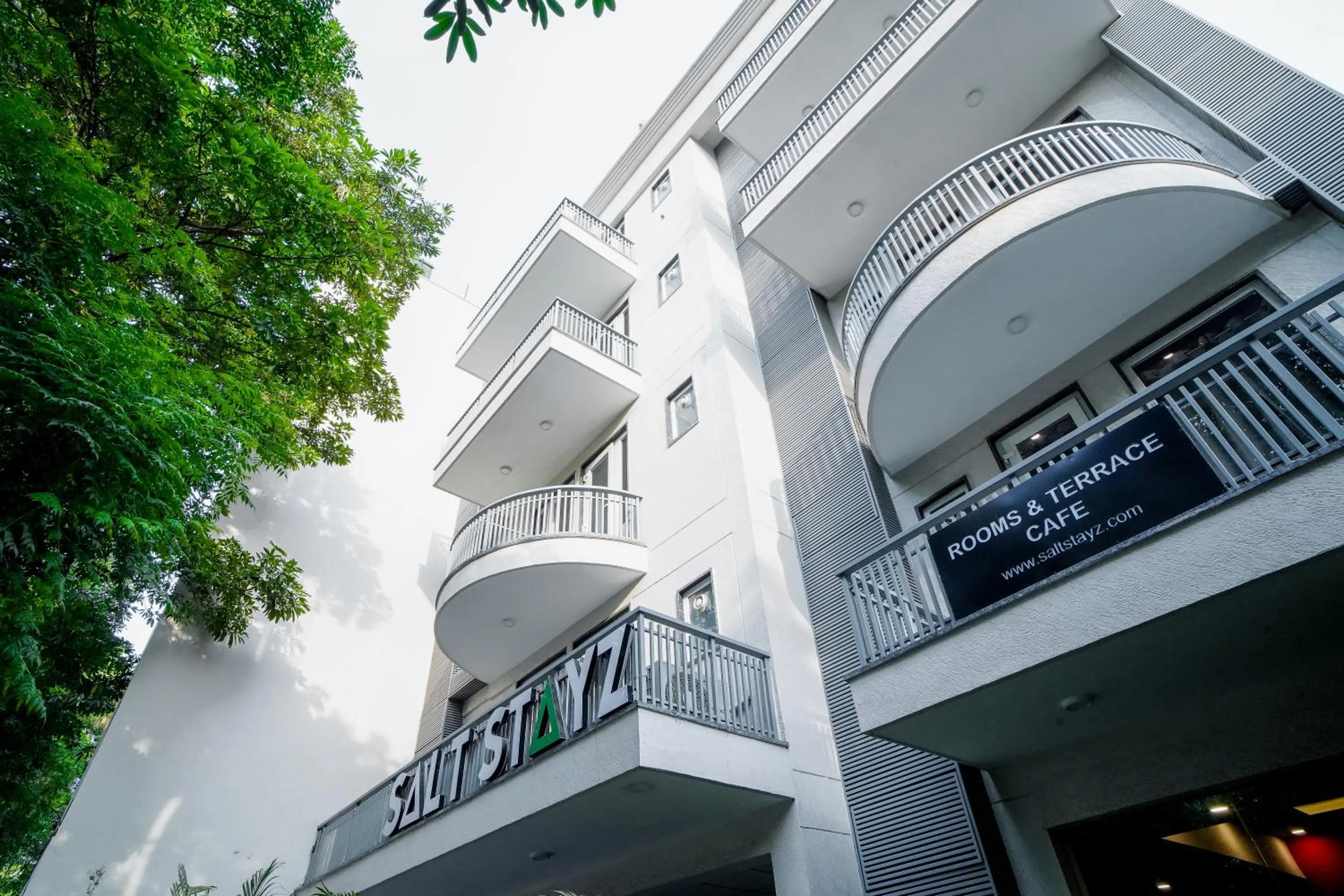 Property building in Saltstayz Select - Huda City Center