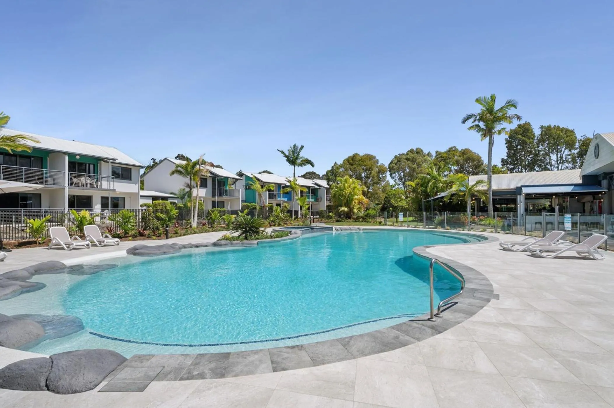 Two-Bedroom Apartment in Renovated 2 Bedroom Ground Level Villa in Noosaville