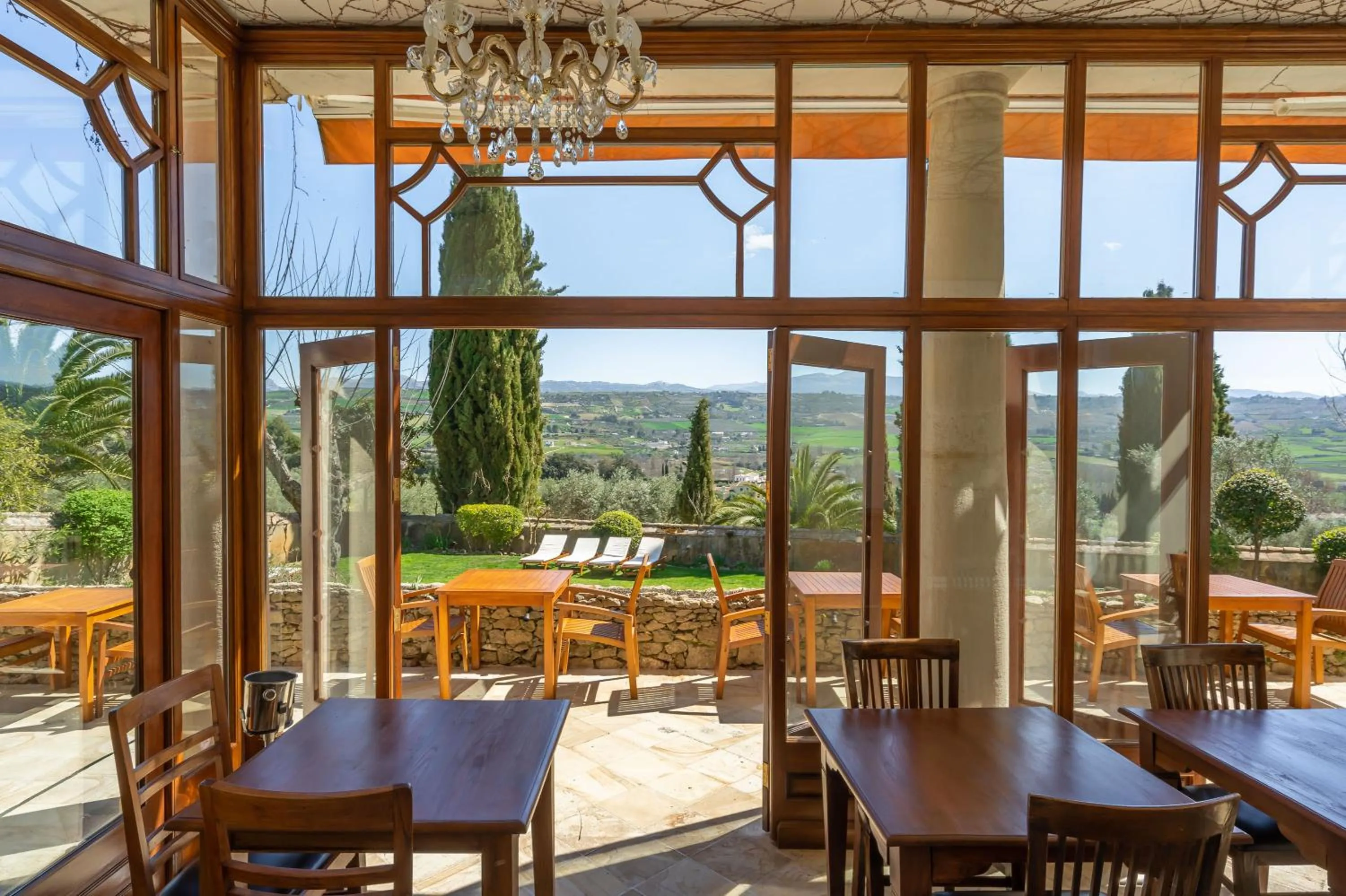 Restaurant/places to eat in Hotel La Fuente de la Higuera