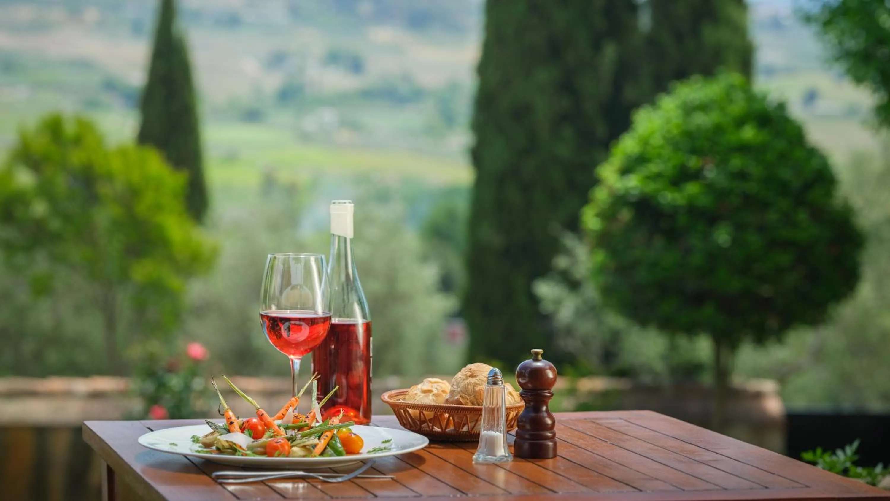 Food and drinks in Hotel La Fuente de la Higuera