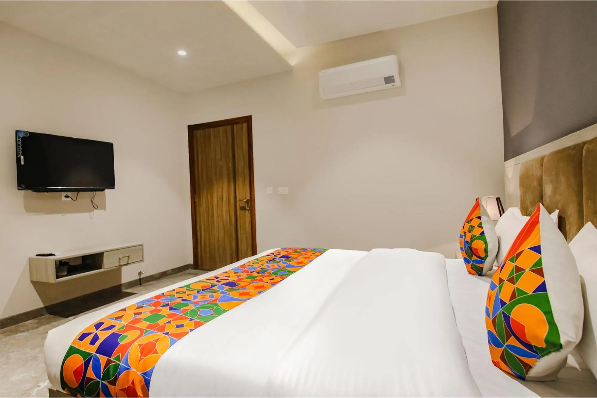 TV and multimedia, Bed in FabHotel Prime K9 Grand