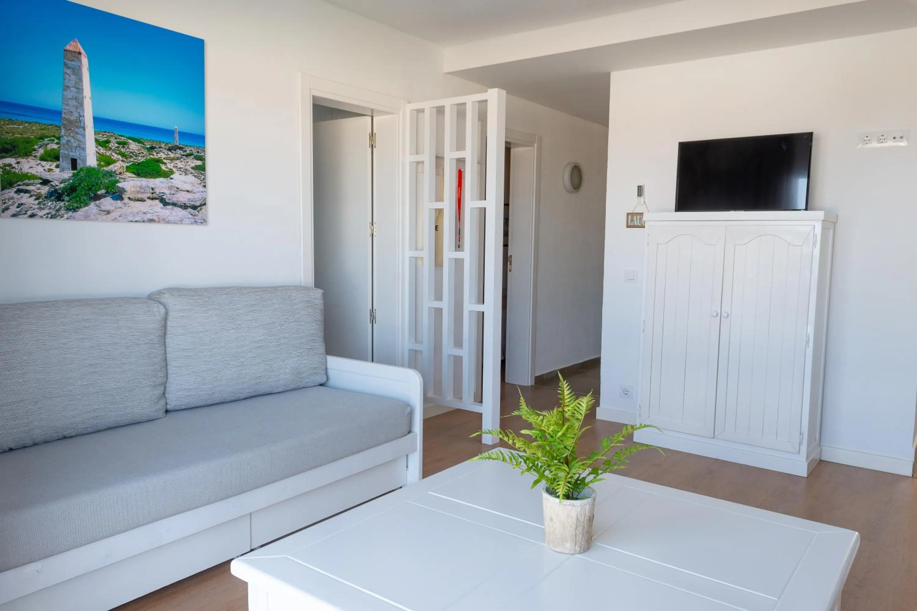 TV and multimedia in Naranjos Resort Menorca