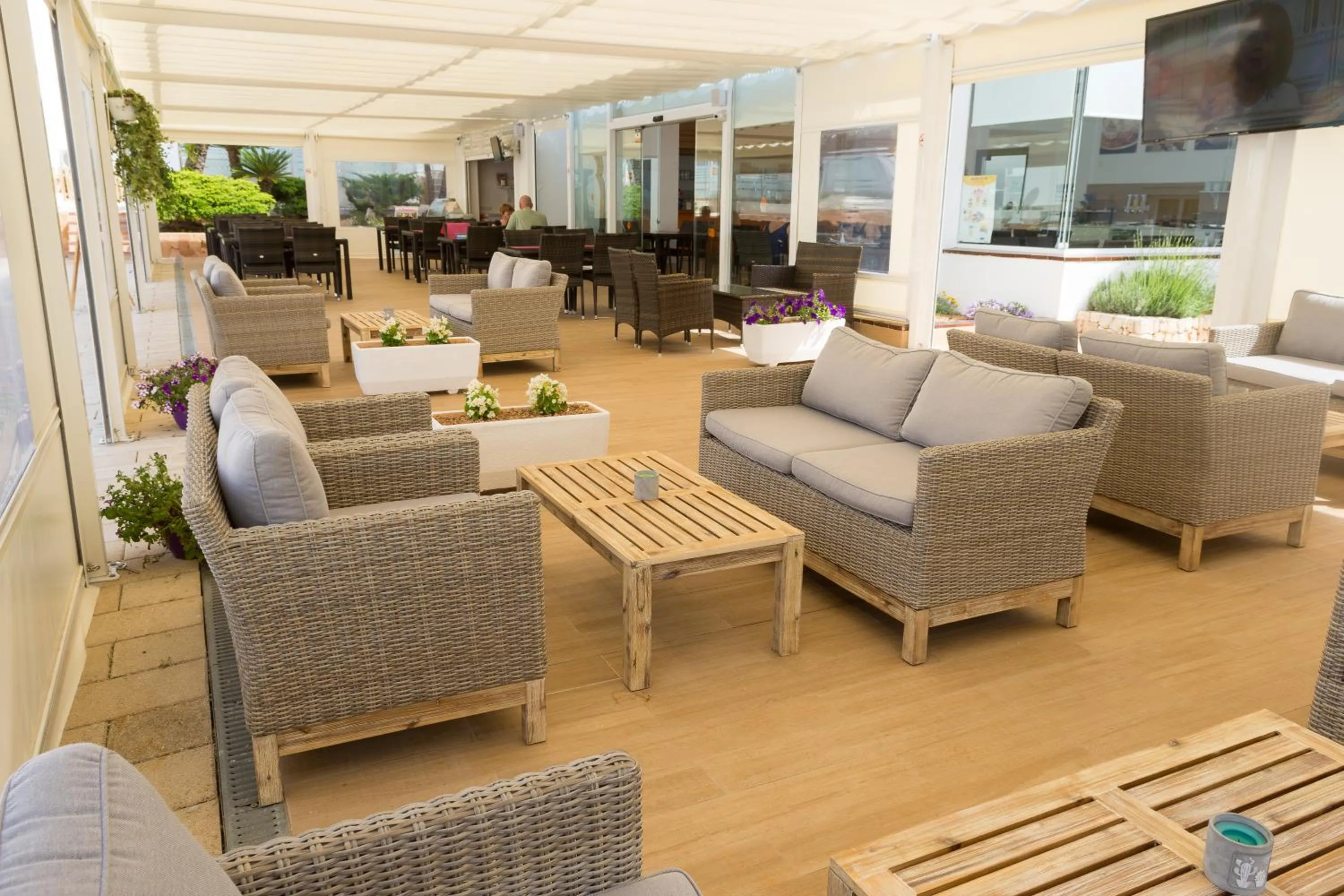 Restaurant/places to eat in Naranjos Resort Menorca