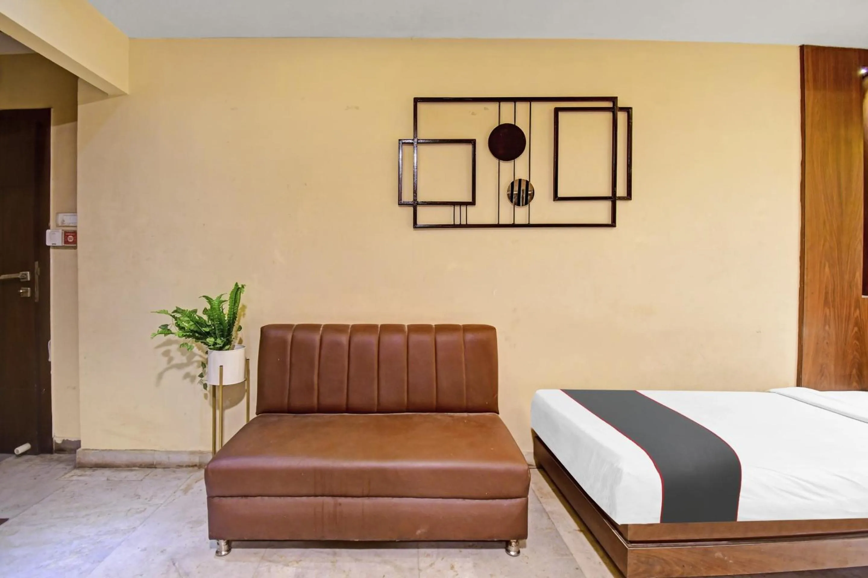 Bedroom, Bed in Super Collection O Avenue Regency Near Kalighat Kali Temple