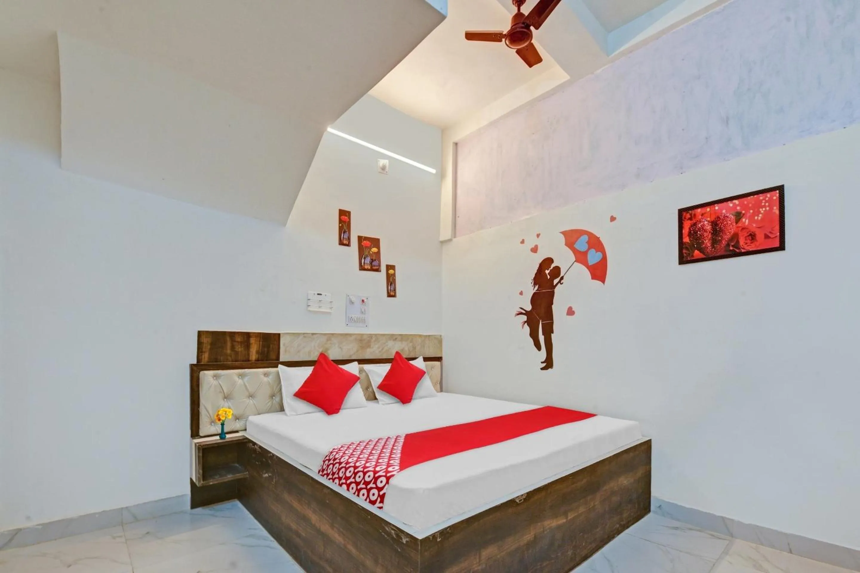 Bedroom in Hotel O The Goldy Inn