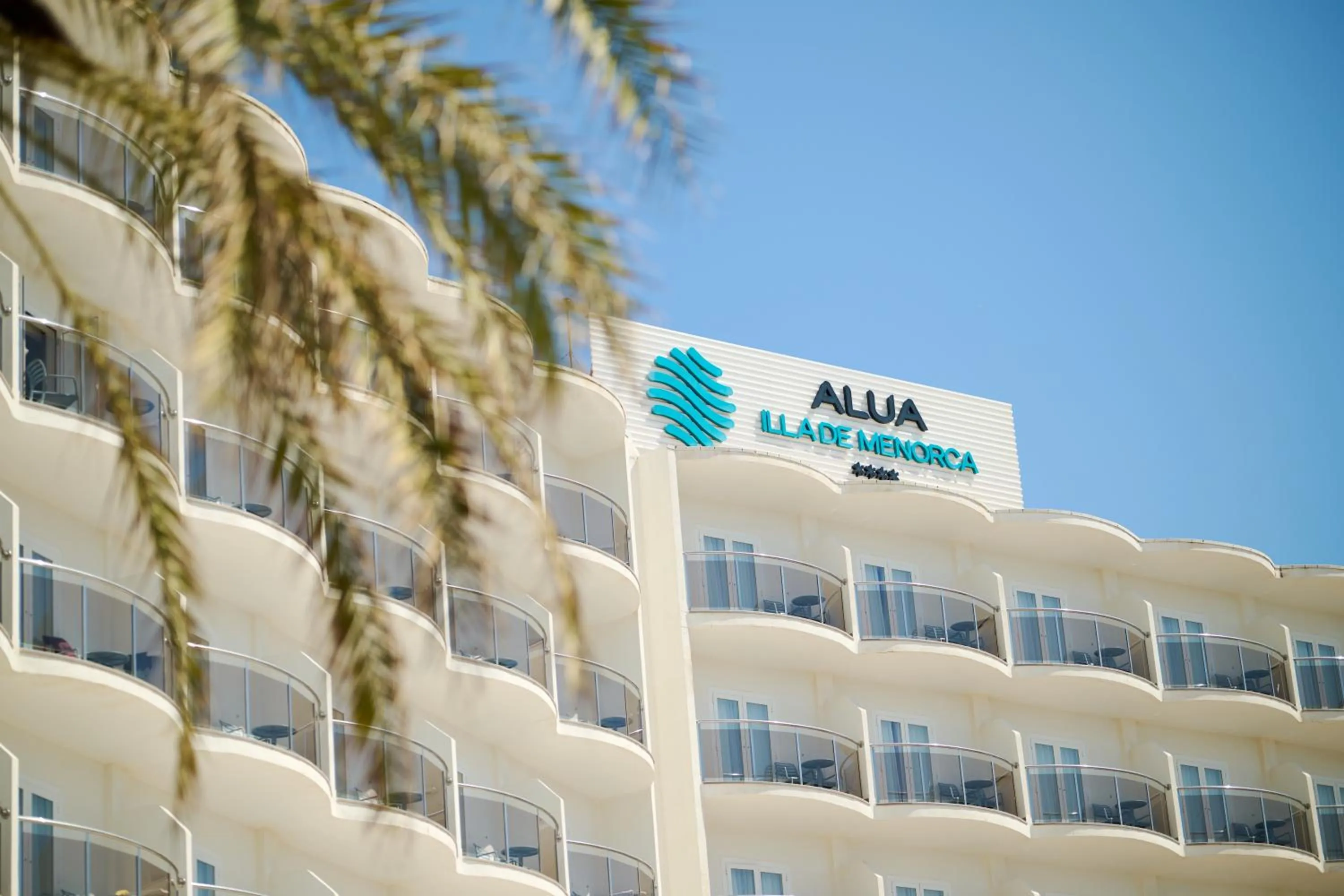 Property building in Alua Illa de Menorca