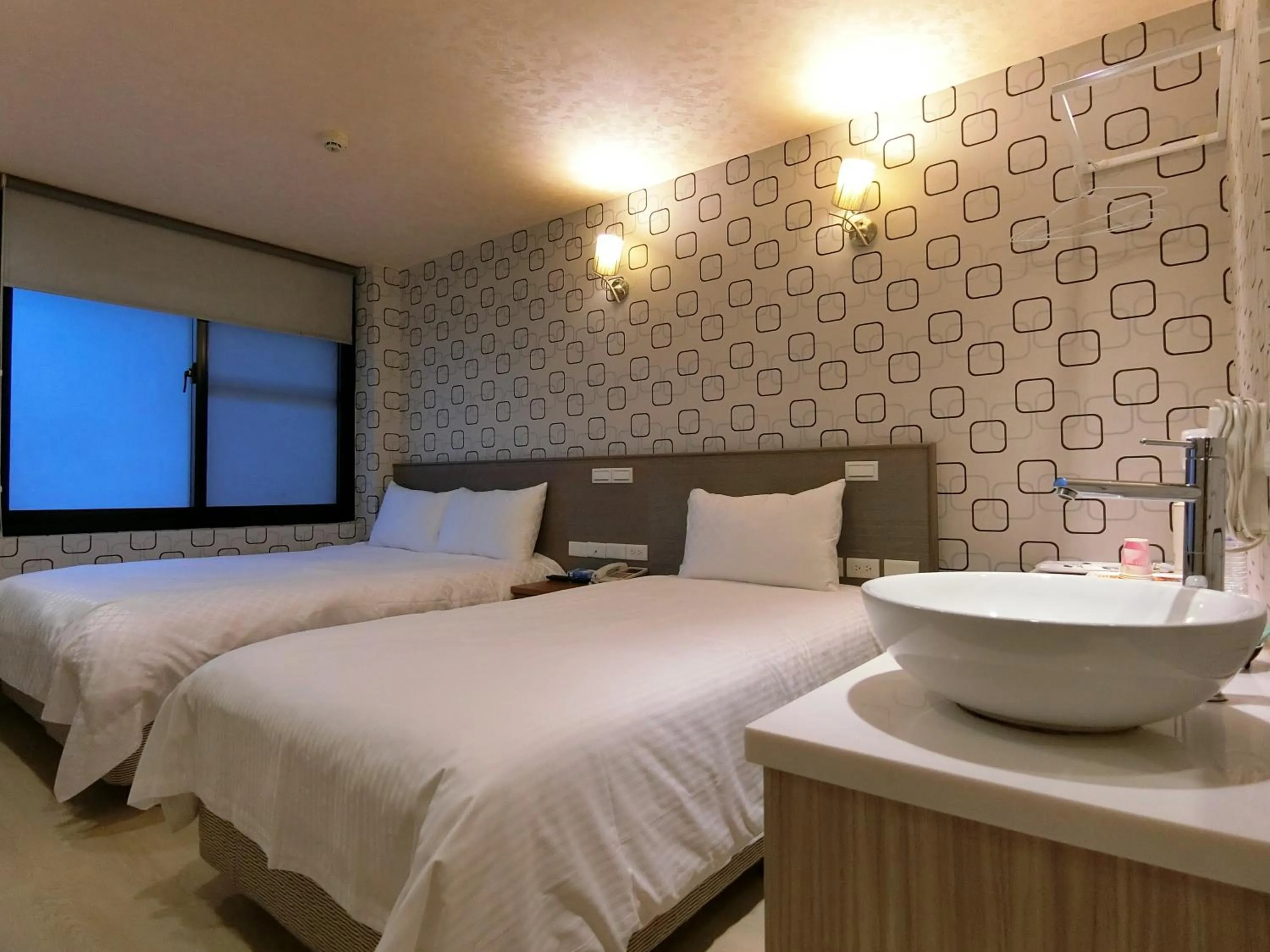 Photo of the whole room, Bed in Taiwan Seven Days Boutique Hotel