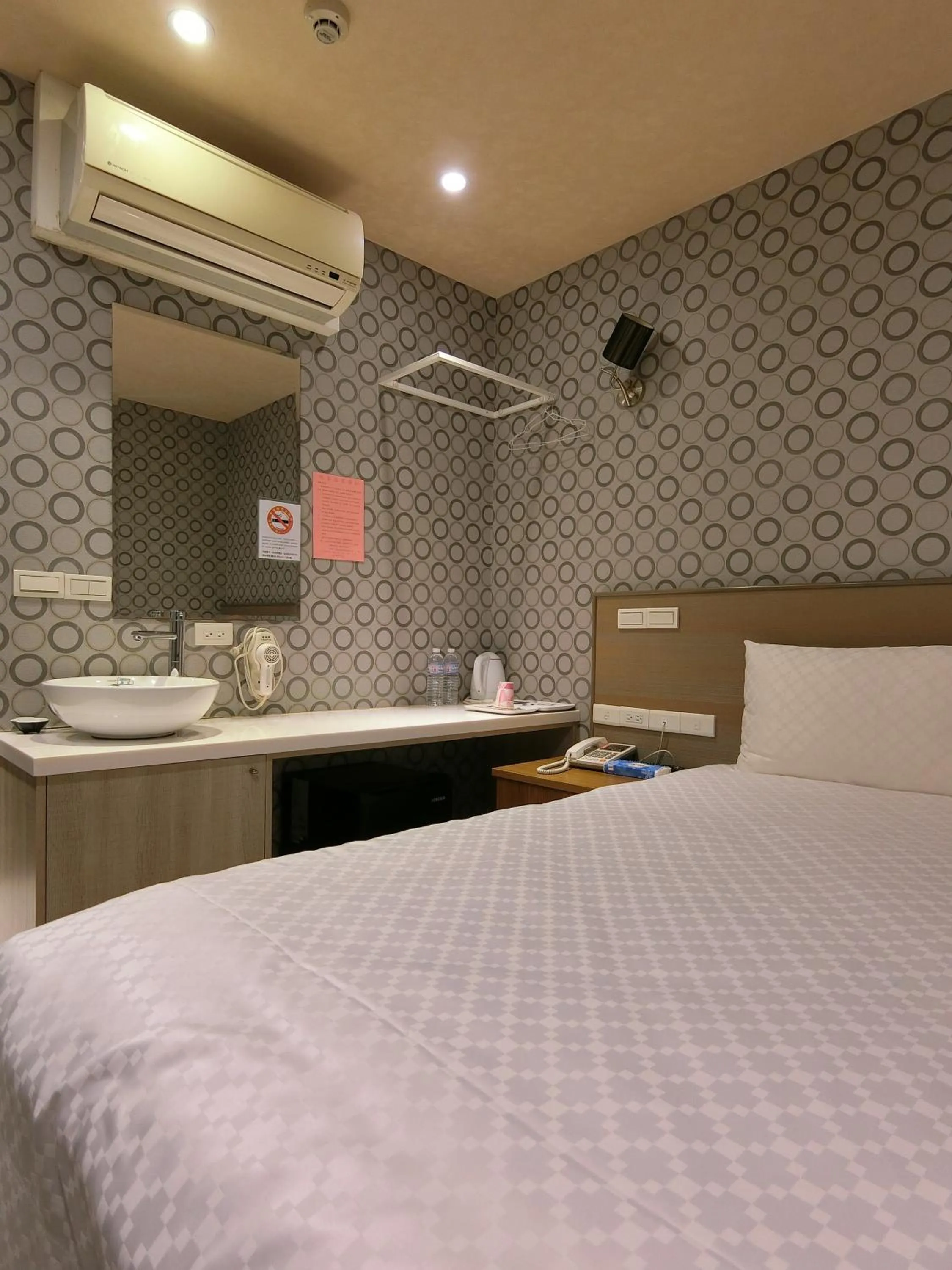 Bedroom, Bed in Taiwan Seven Days Boutique Hotel