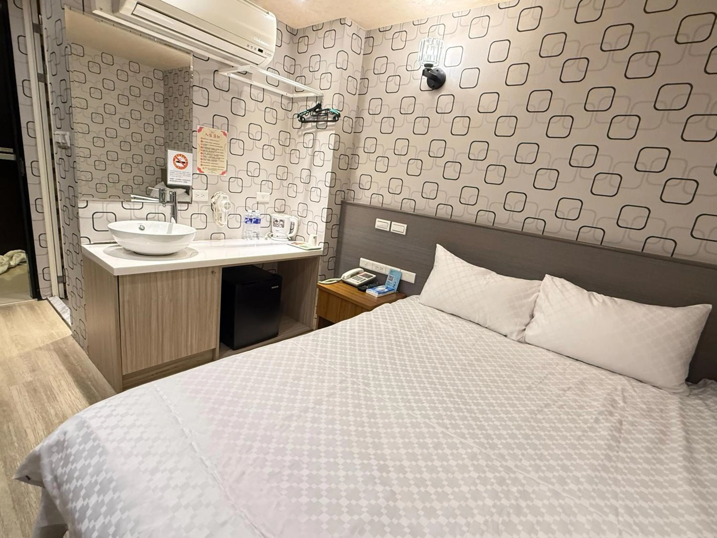 On site, Bed in Taiwan Seven Days Boutique Hotel